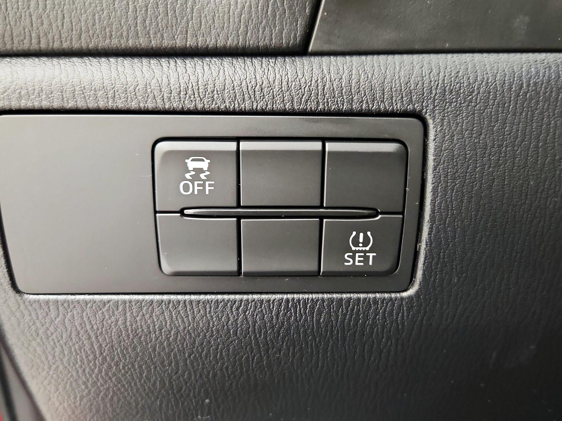 Thumbnail: 2018 Mazda Mazda3 - 13