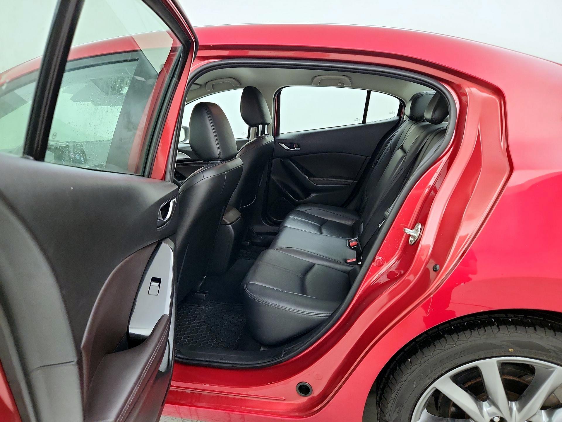 Thumbnail: 2018 Mazda Mazda3 - 19