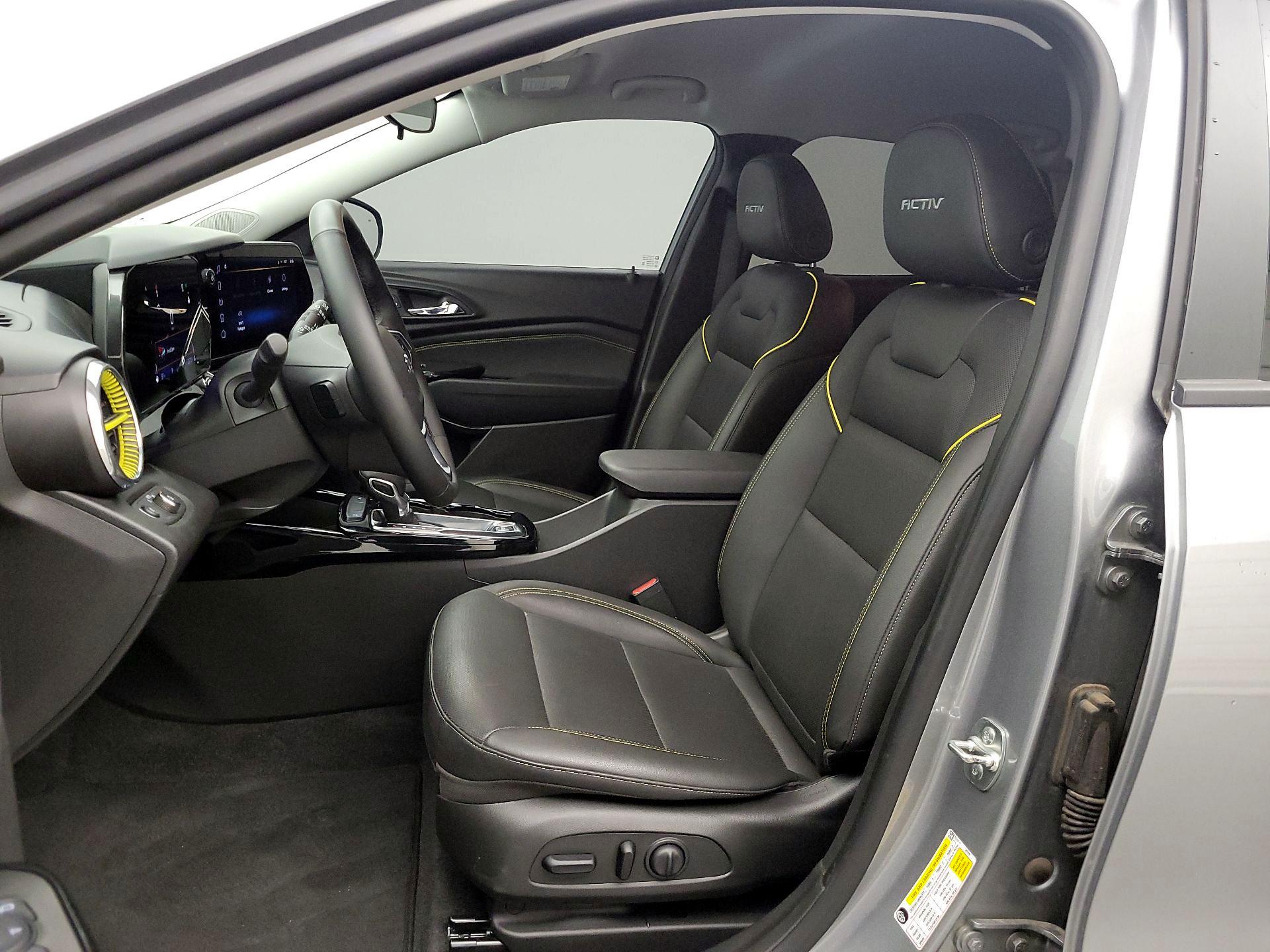 Thumbnail: 2025 Chevrolet Trax - 11