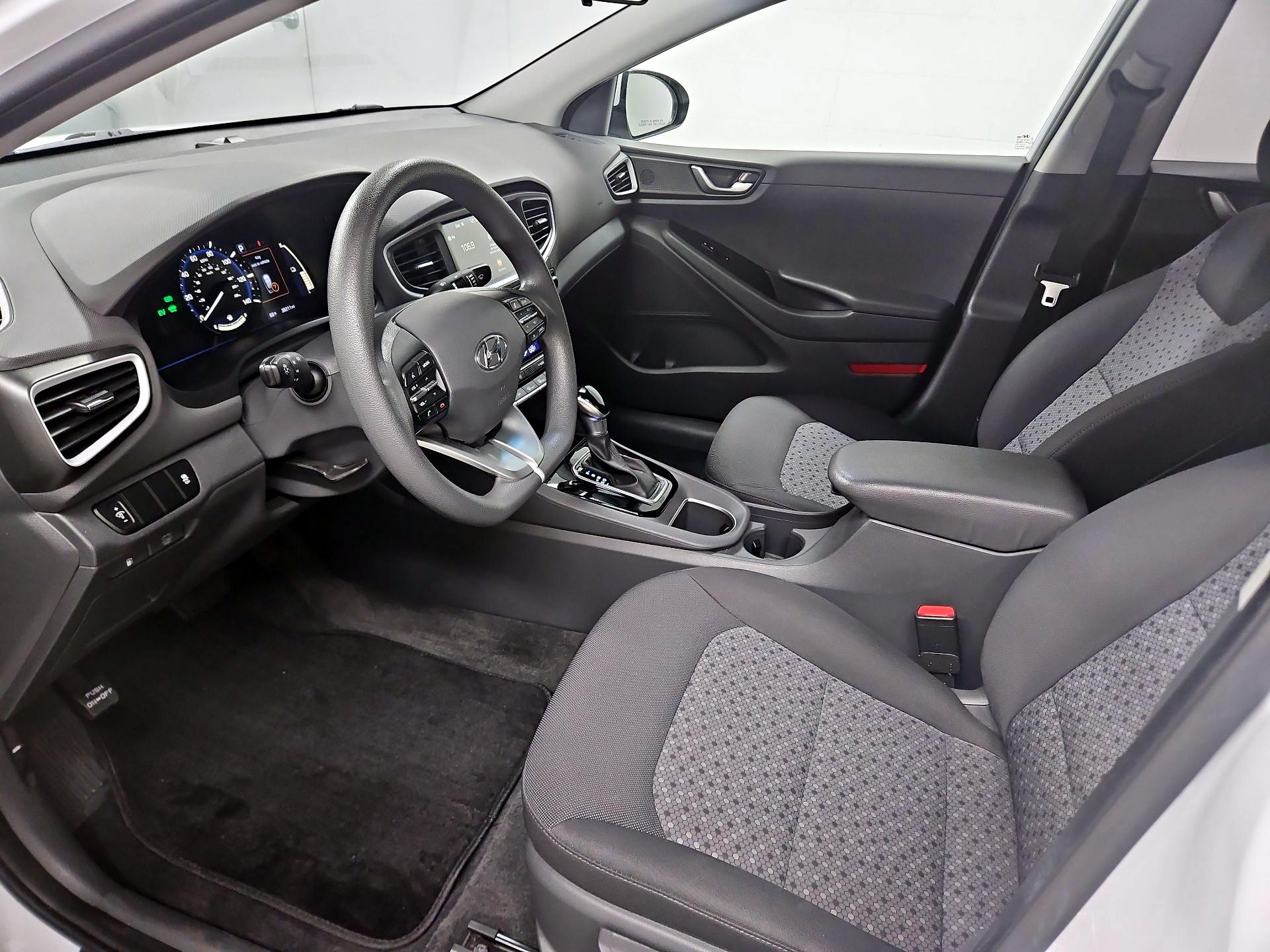 Thumbnail: 2019 Hyundai Ioniq - 11