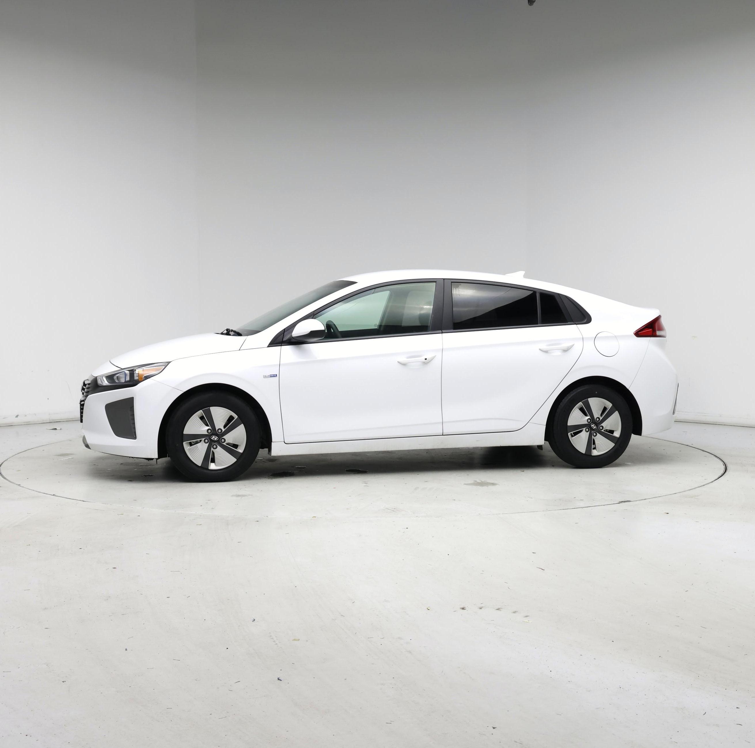 Thumbnail: 2019 Hyundai Ioniq - 3