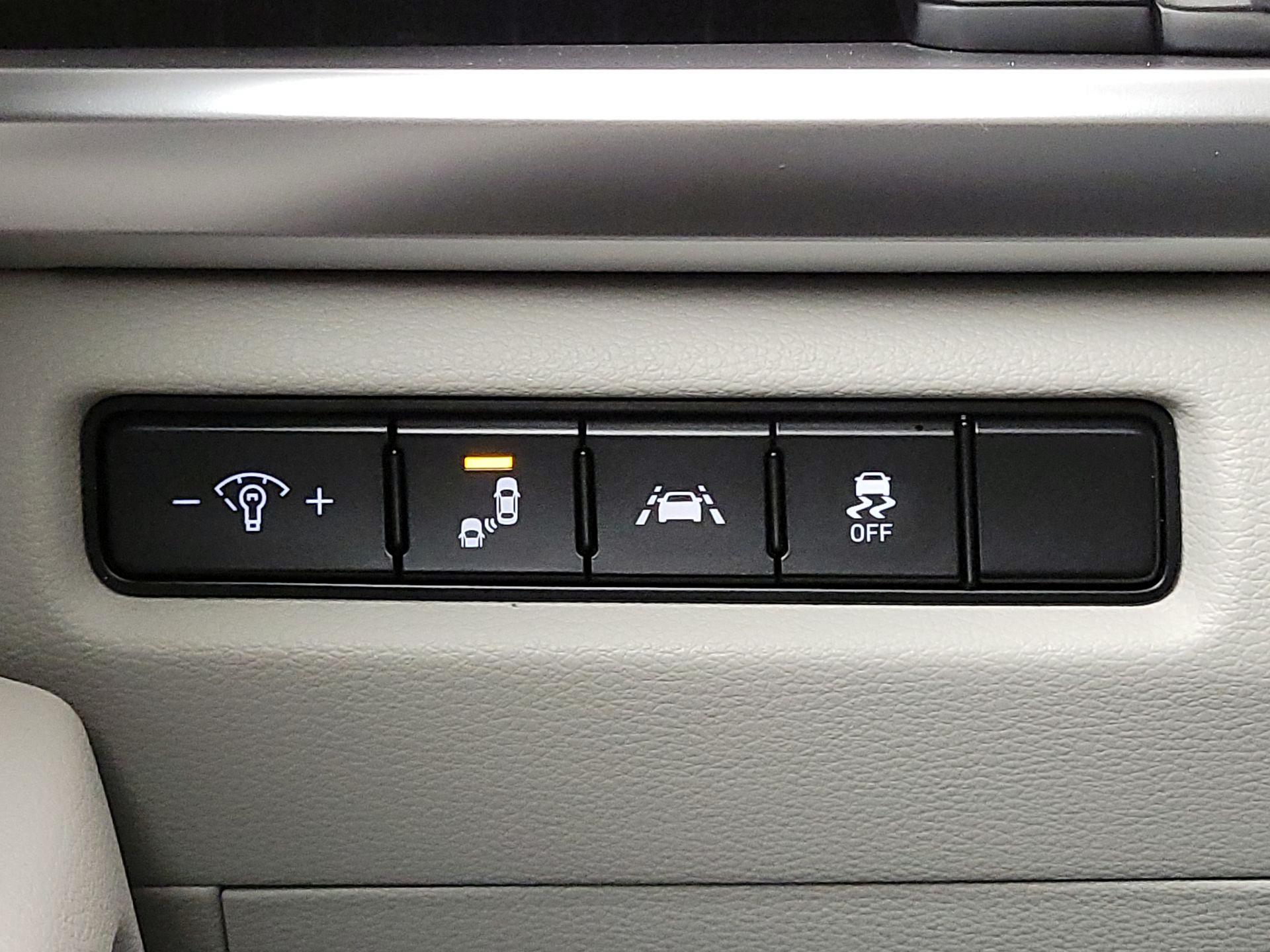 Thumbnail: 2020 Kia Telluride - 13