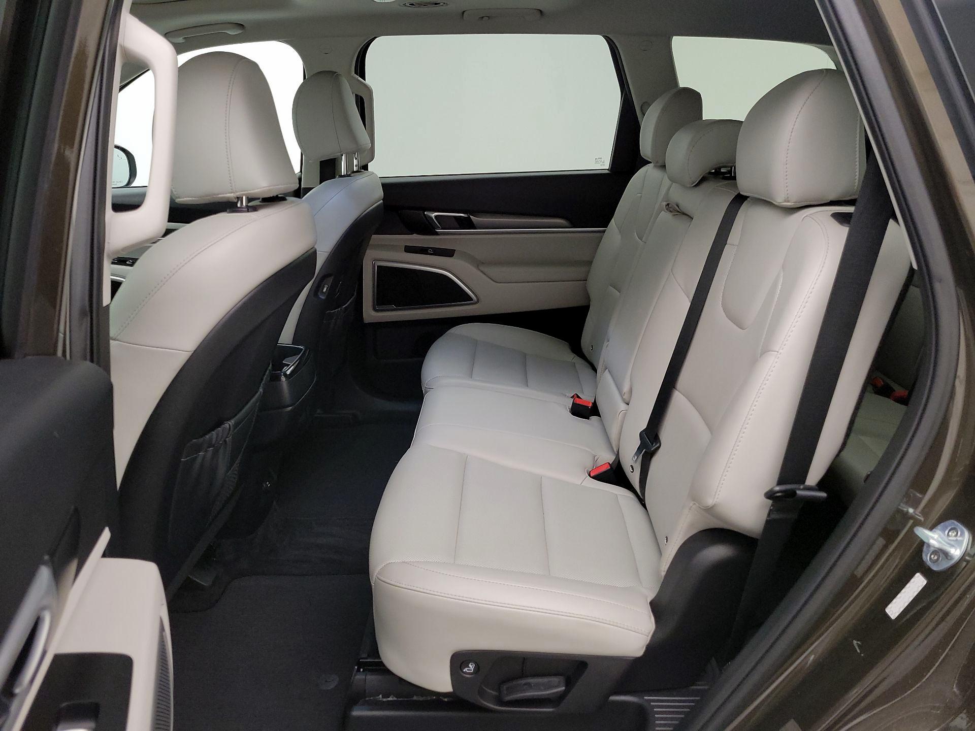 Thumbnail: 2020 Kia Telluride - 20