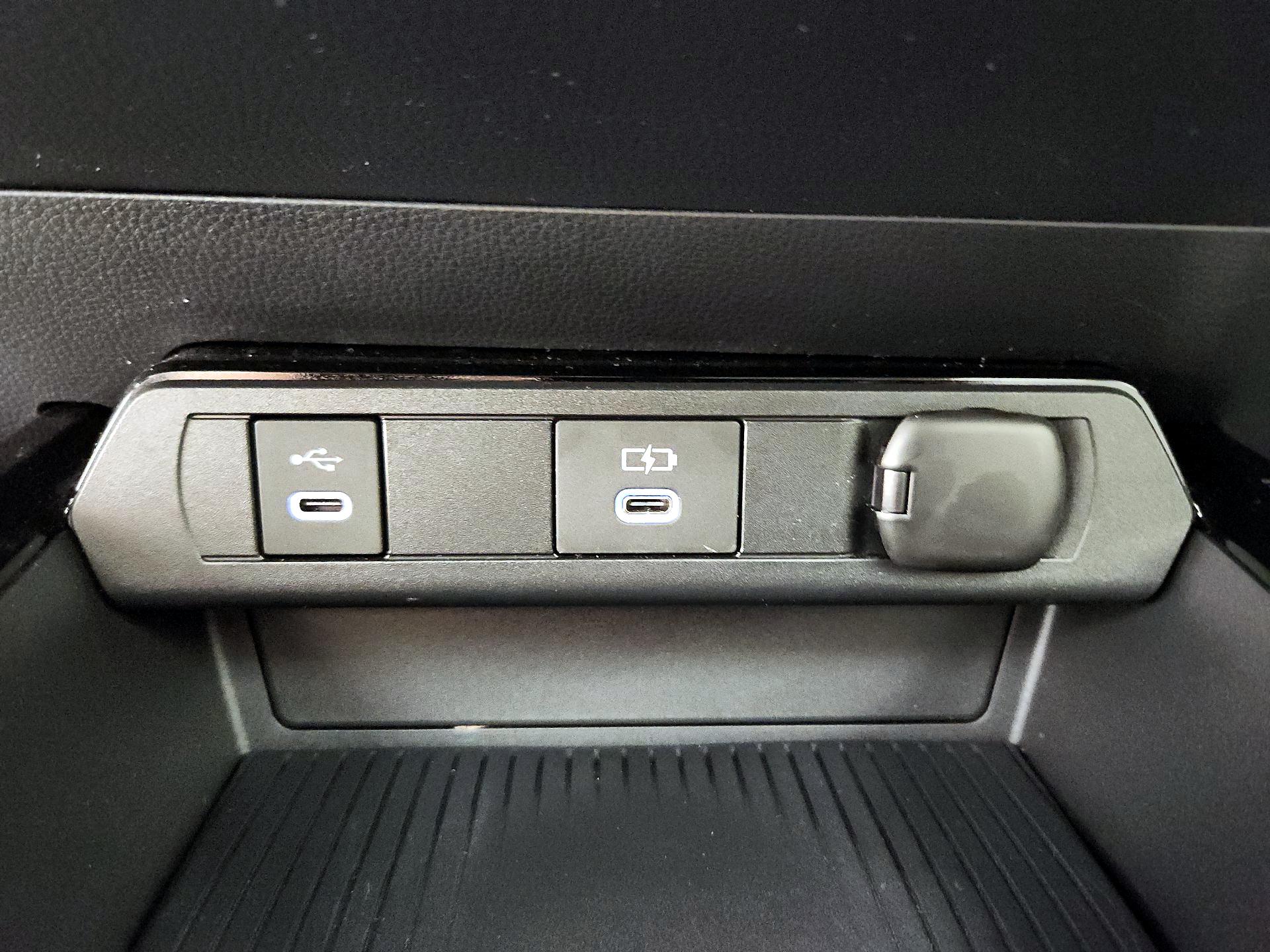 Thumbnail: 2024 Toyota Prius - 18