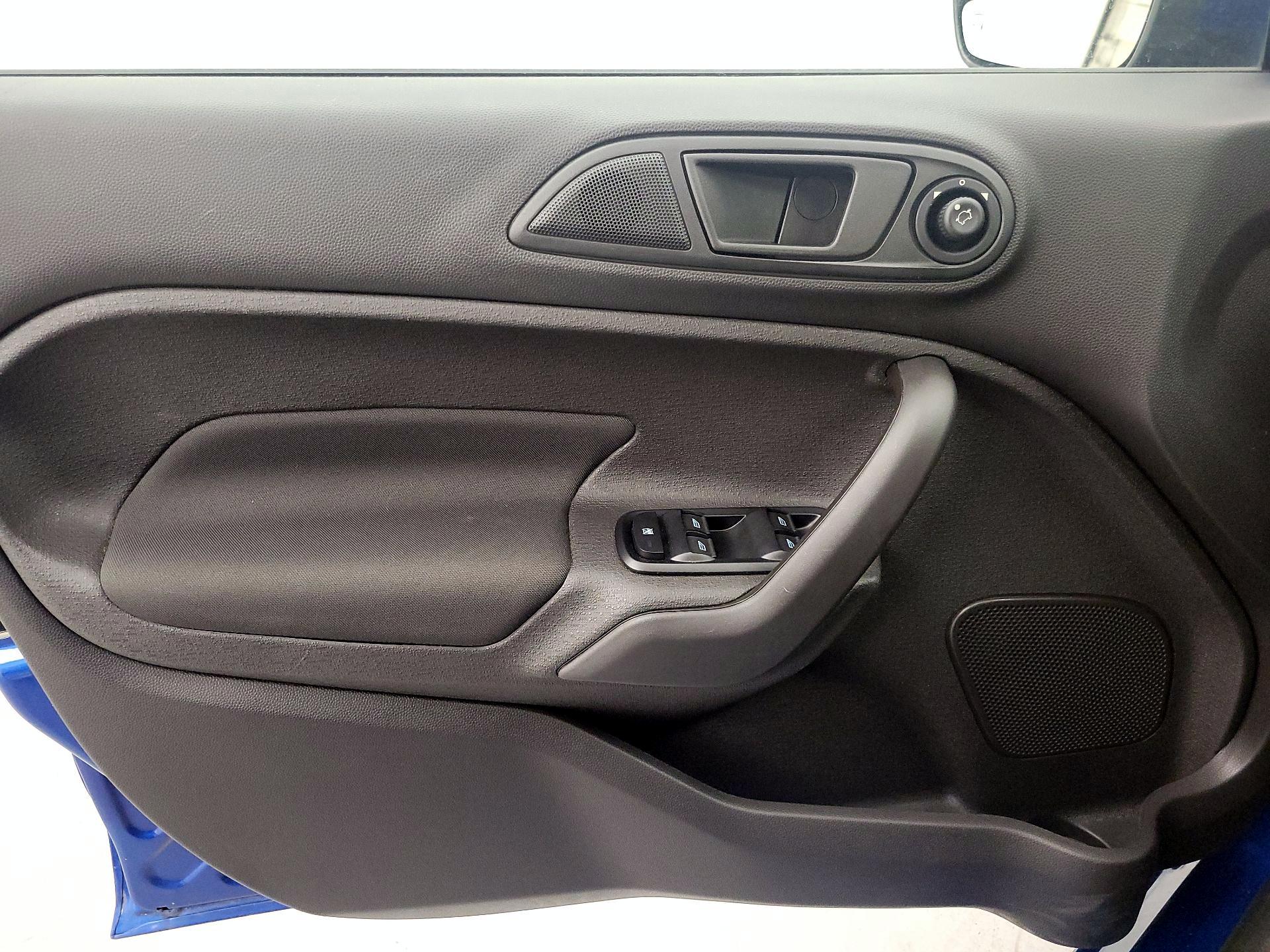 Thumbnail: 2019 Ford Fiesta - 12