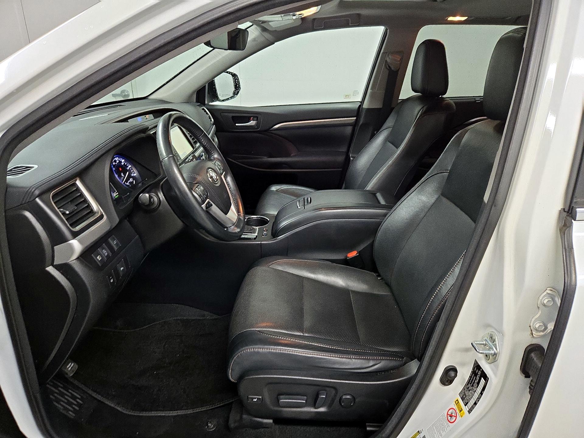 Thumbnail: 2017 Toyota Highlander - 11