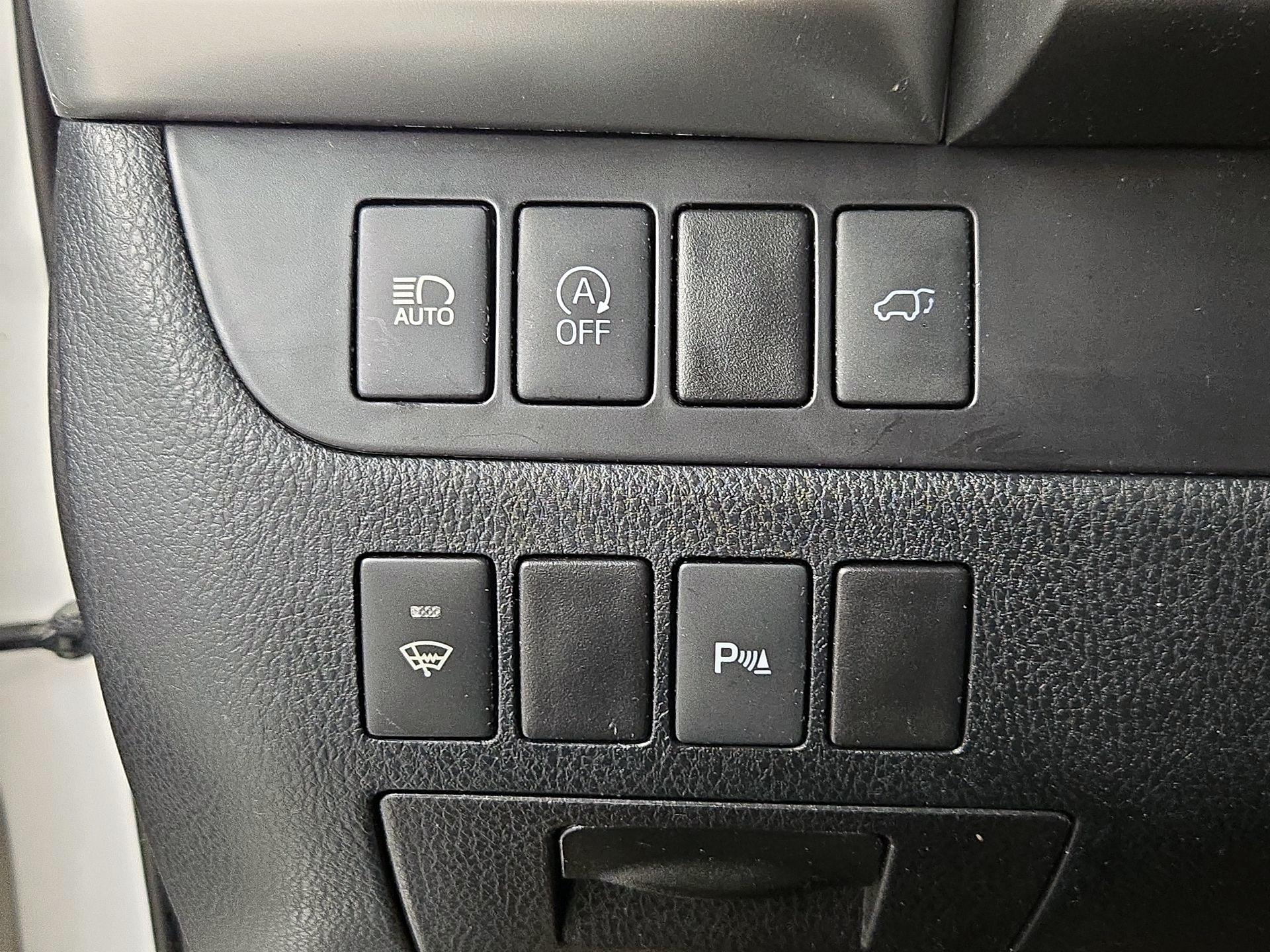 Thumbnail: 2017 Toyota Highlander - 13