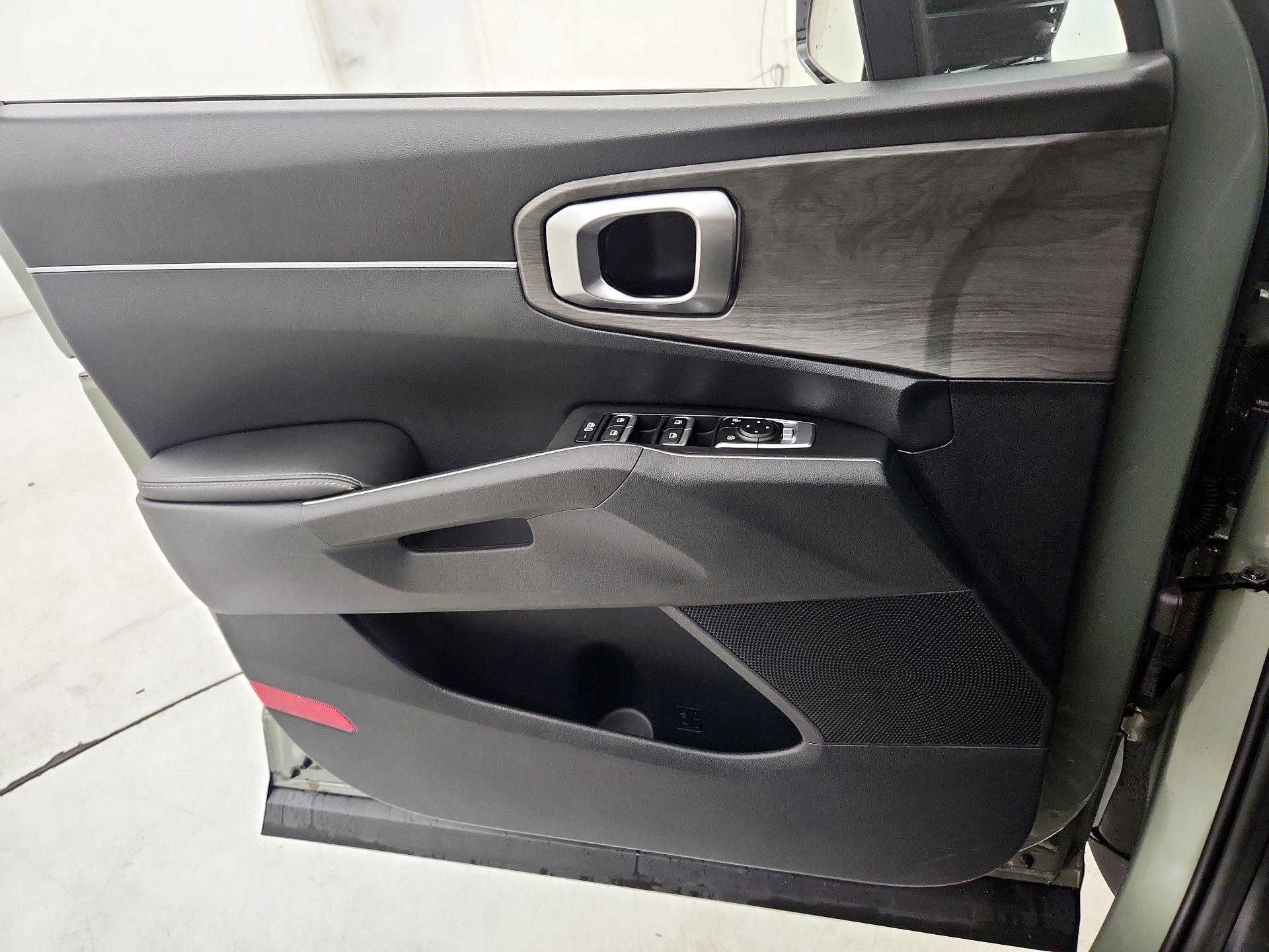 Thumbnail: 2024 Kia Sorento - 12