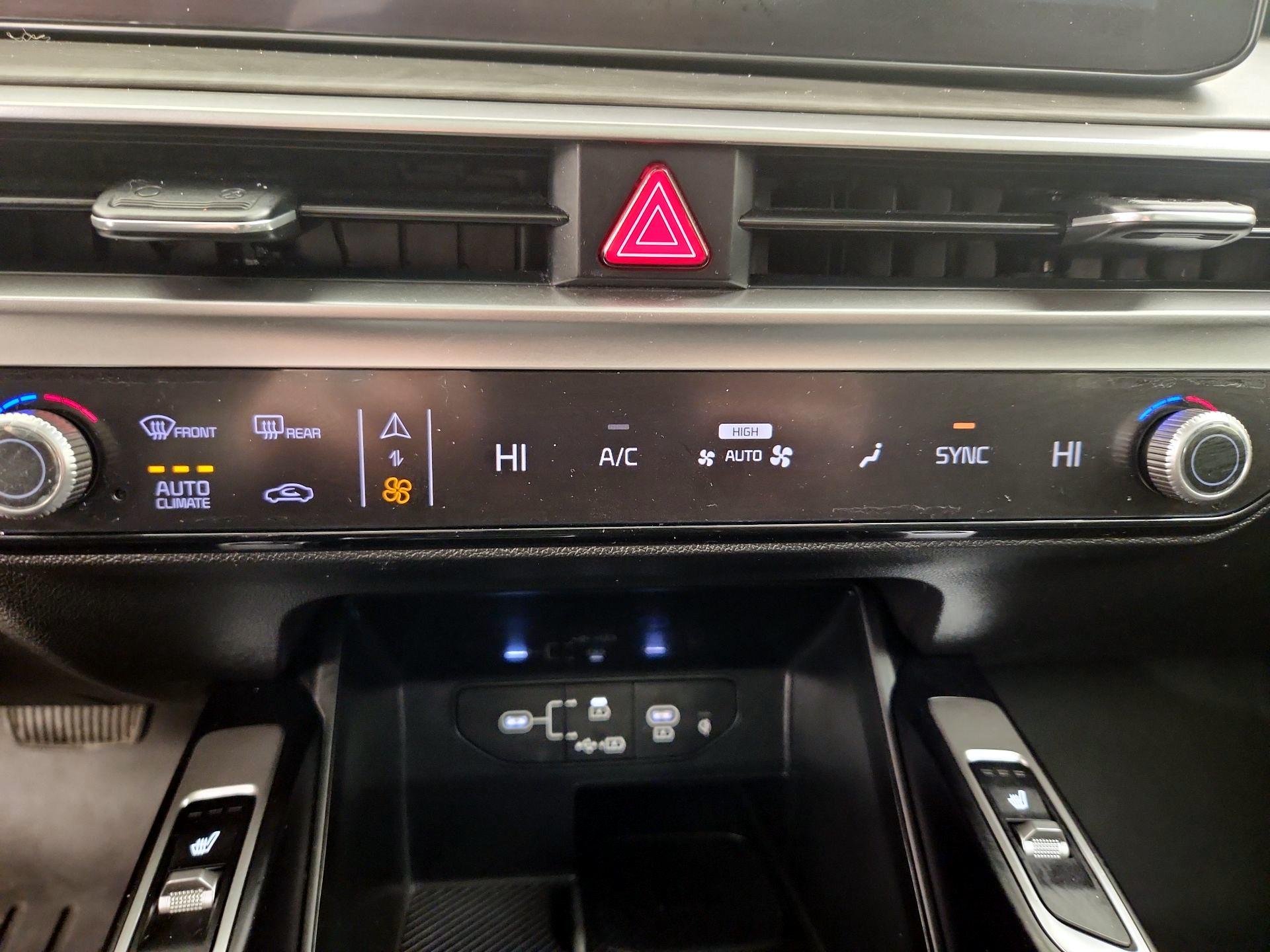 Thumbnail: 2024 Kia Sorento - 17