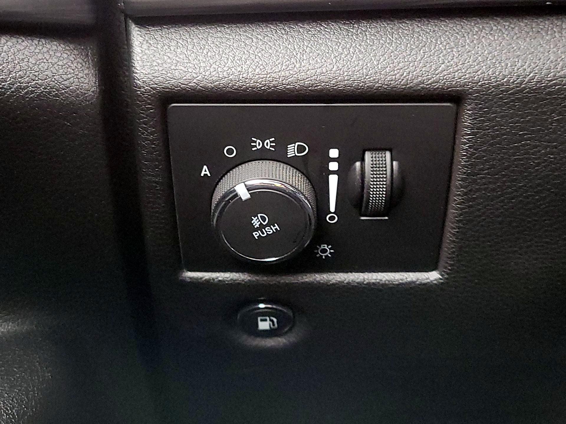 Thumbnail: 2020 Jeep Grand Cherokee - 13