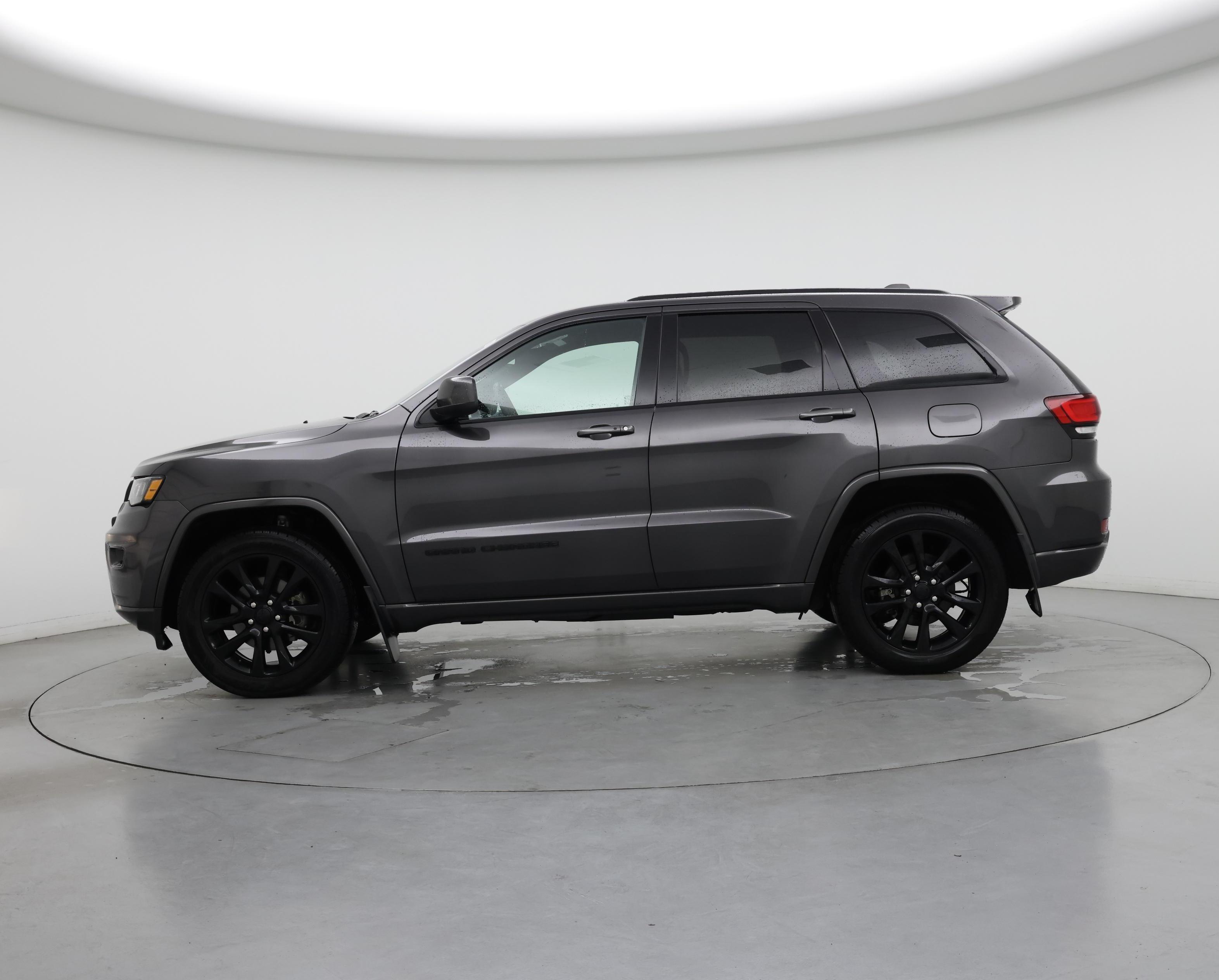 Thumbnail: 2020 Jeep Grand Cherokee - 3