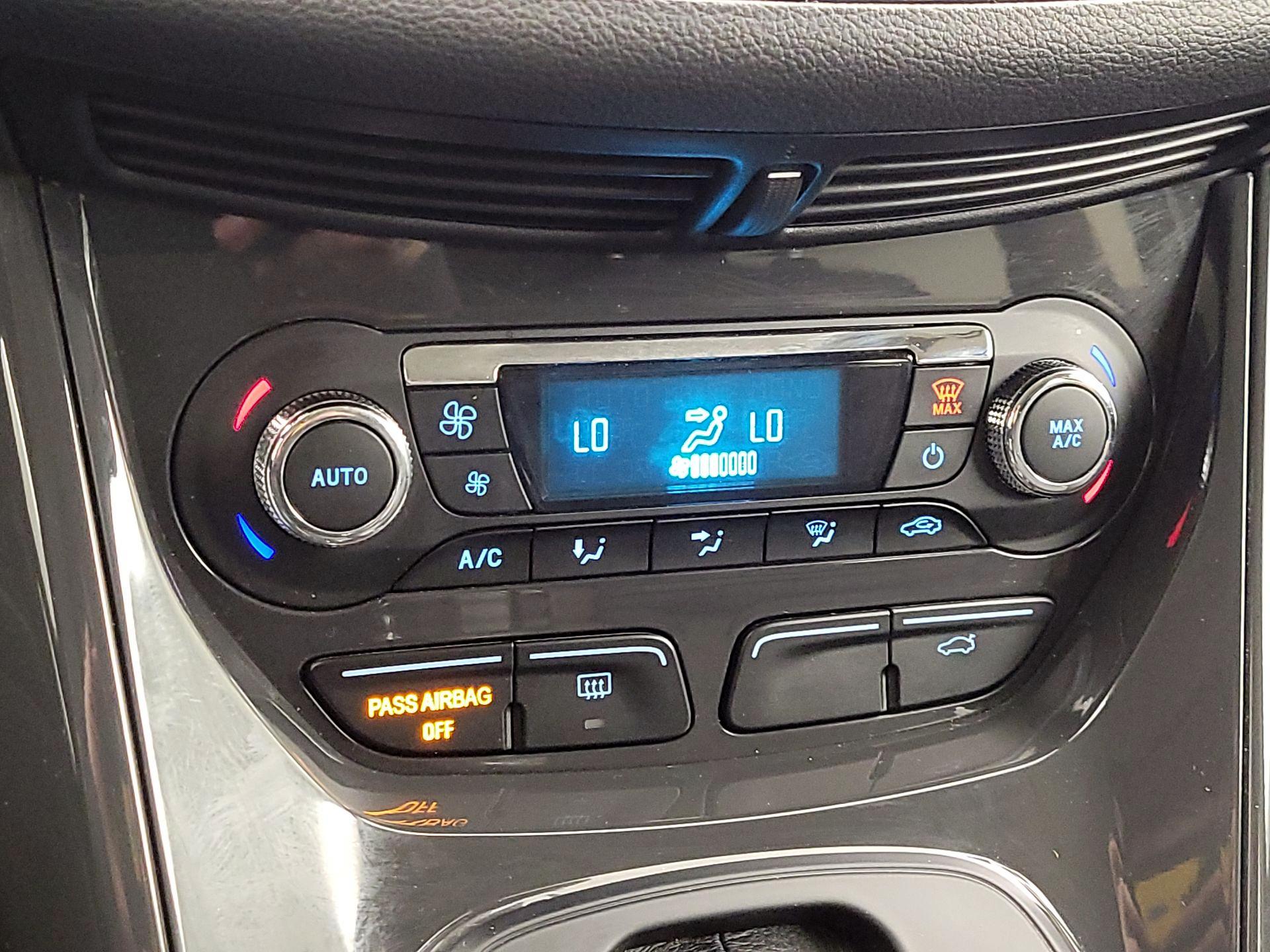 Thumbnail: 2015 Ford Escape - 17