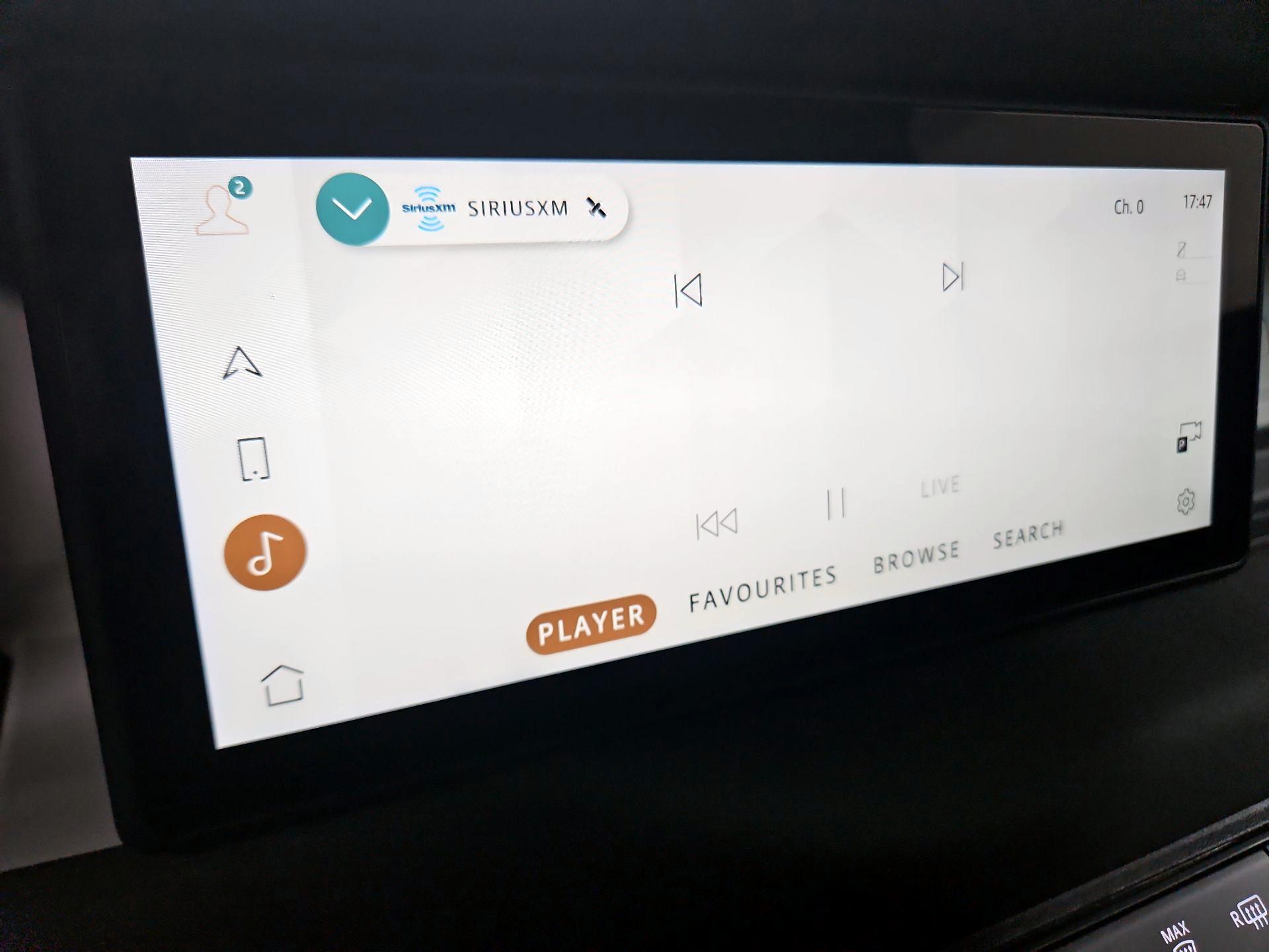 Thumbnail: 2022 Land Rover Defender - 16