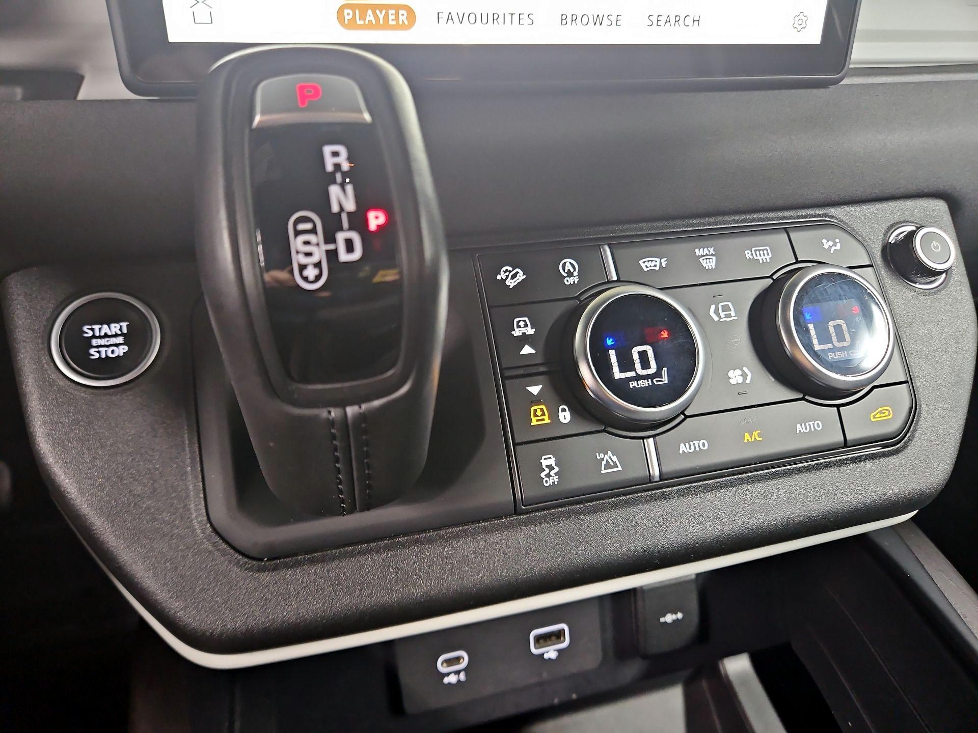 Thumbnail: 2022 Land Rover Defender - 17