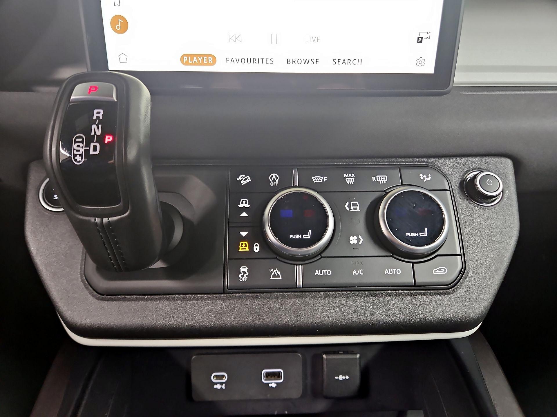 Thumbnail: 2022 Land Rover Defender - 18