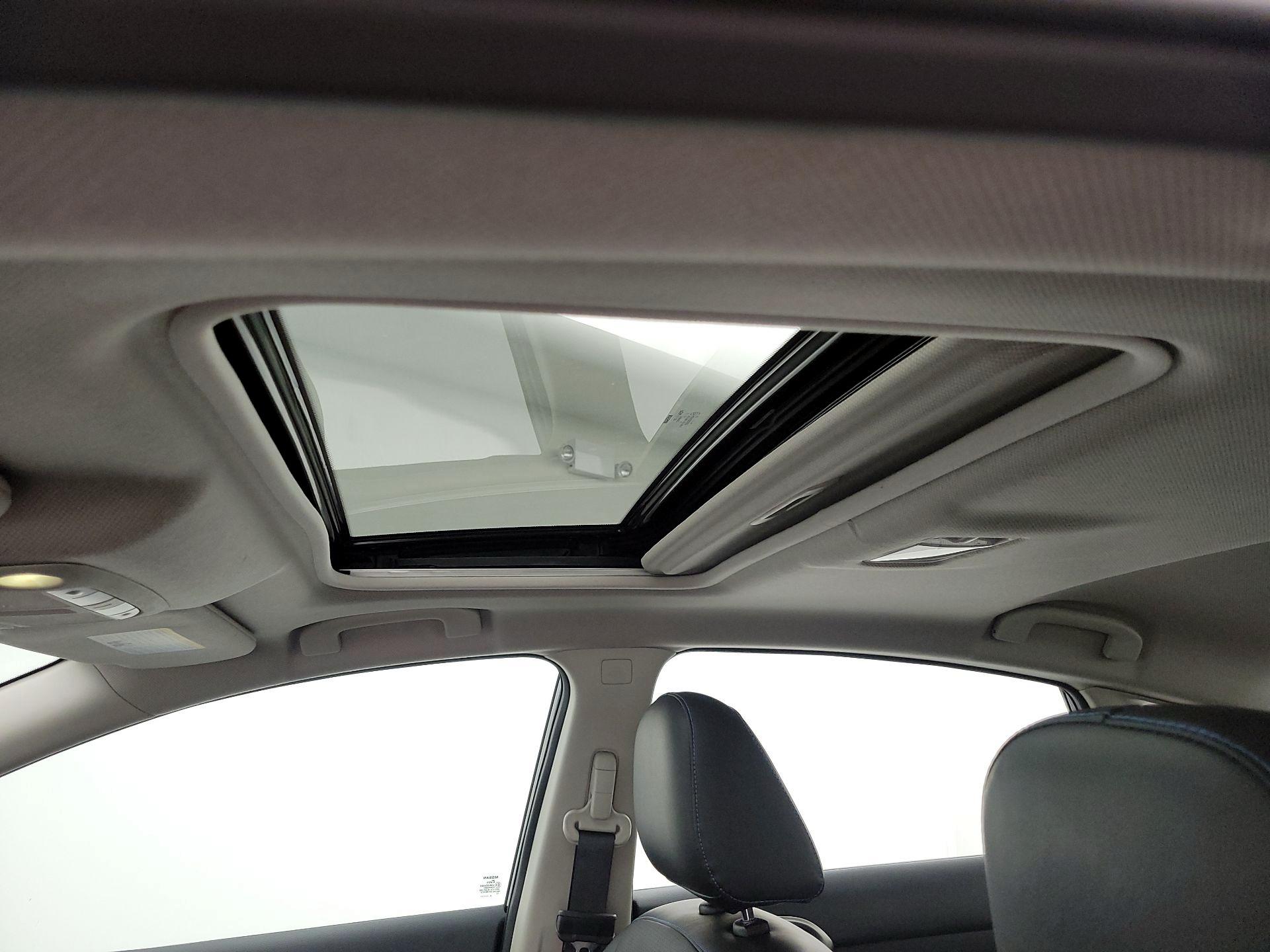 Thumbnail: 2019 Nissan Sentra - 19