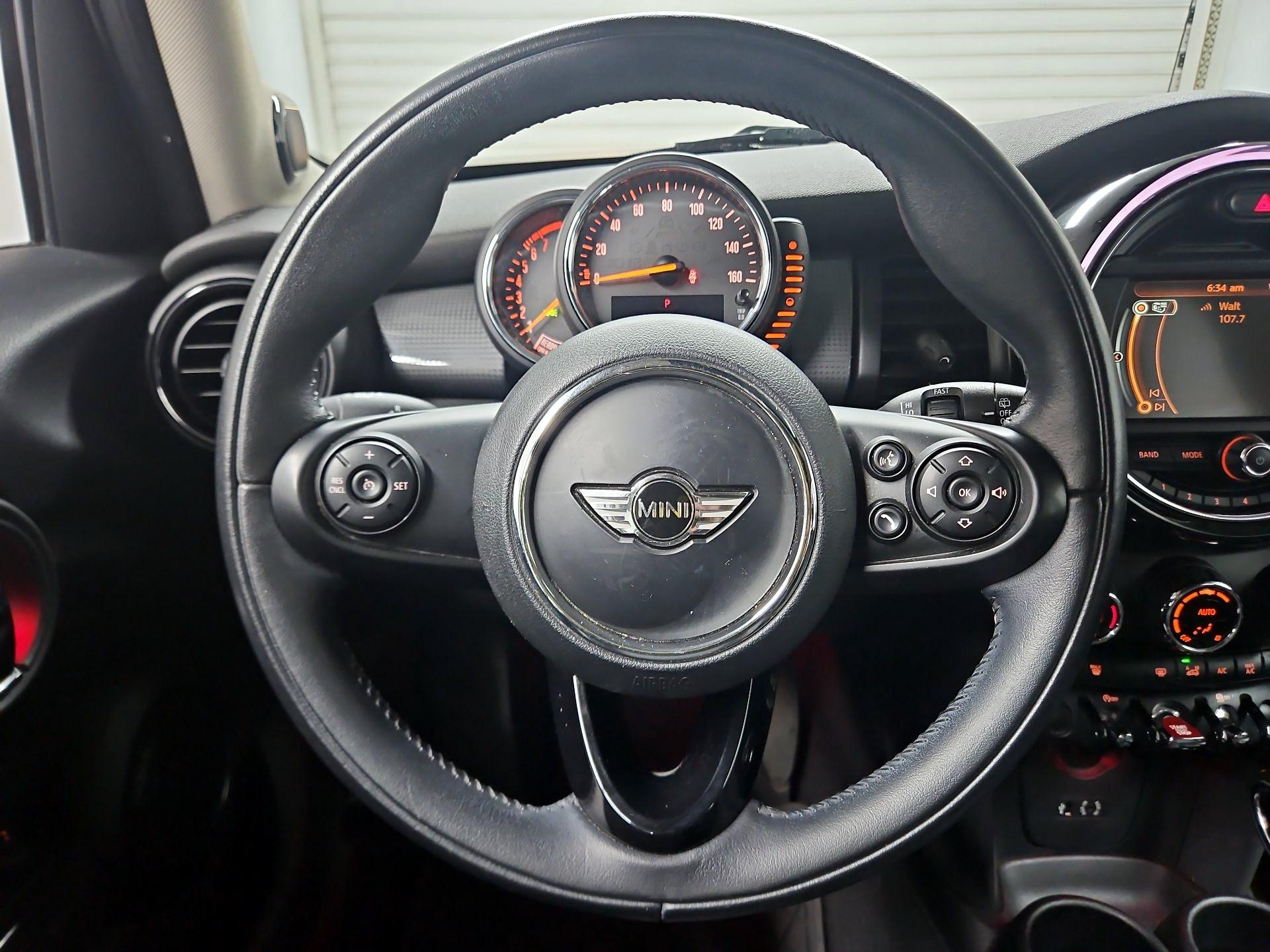 Thumbnail: 2017 MINI Cooper Hardtop - 10