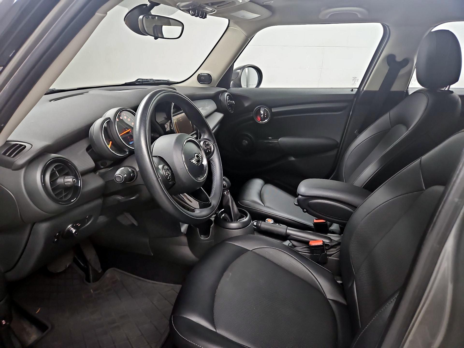 Thumbnail: 2017 MINI Cooper Hardtop - 11