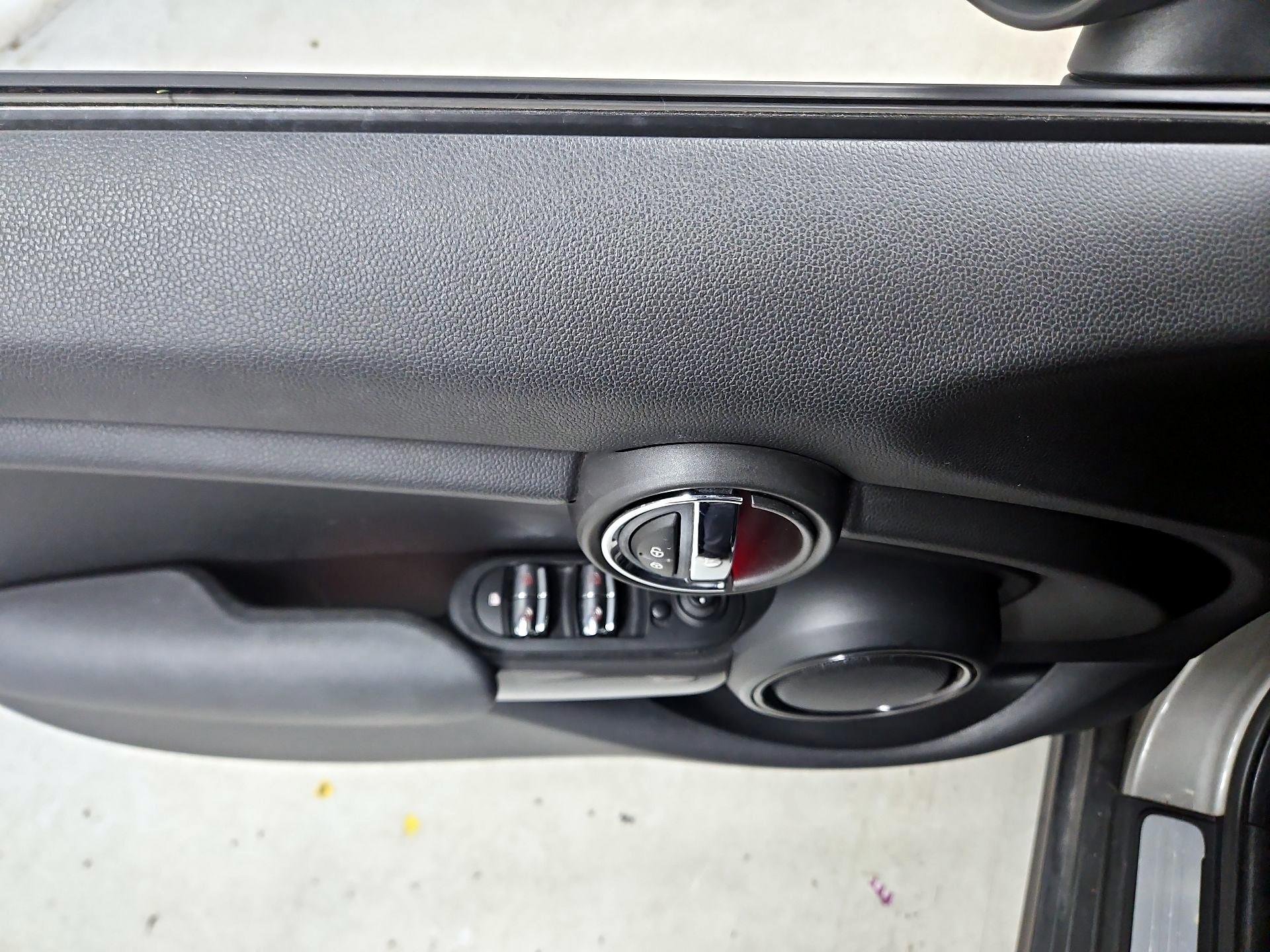 Thumbnail: 2017 MINI Cooper Hardtop - 12