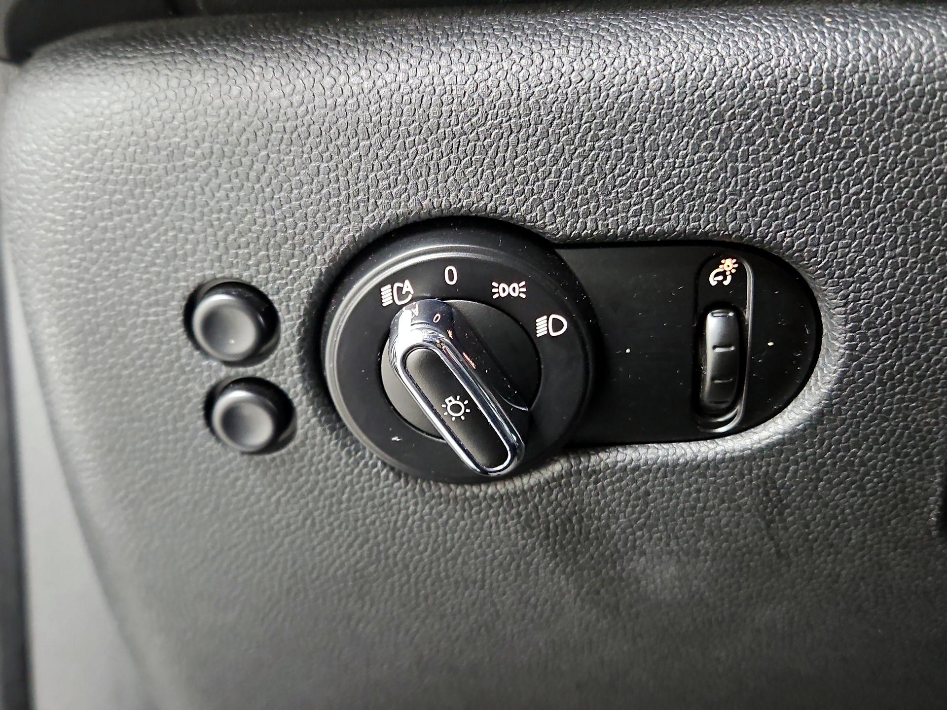 Thumbnail: 2017 MINI Cooper Hardtop - 13