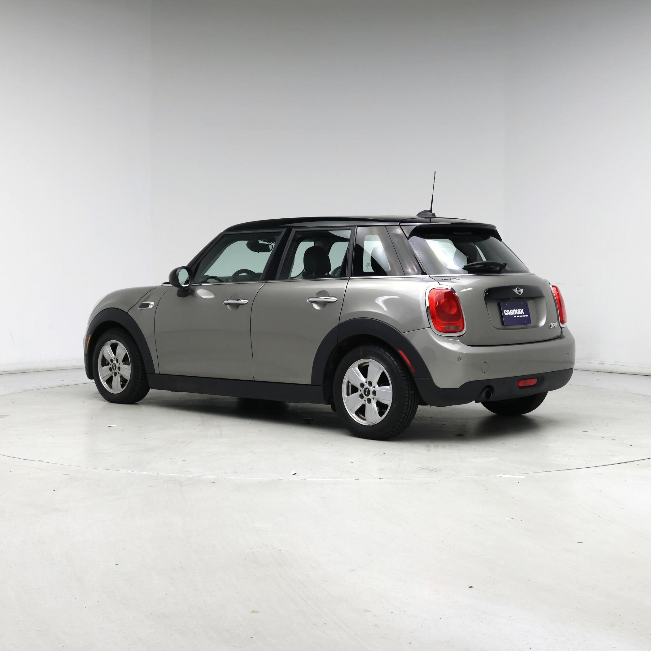 Thumbnail: 2017 MINI Cooper Hardtop - 2