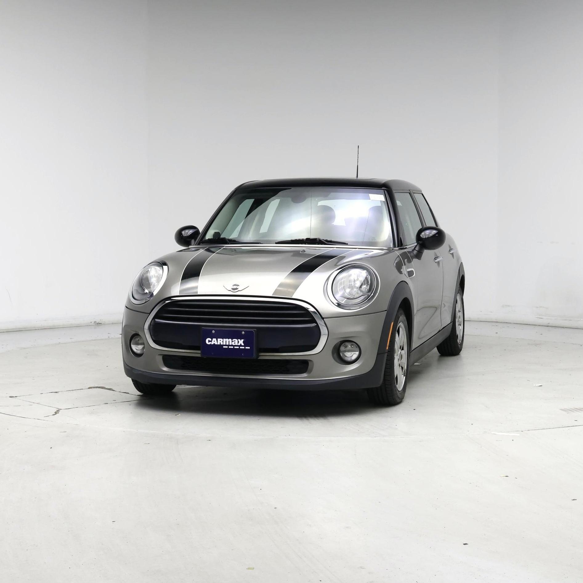 Thumbnail: 2017 MINI Cooper Hardtop - 4
