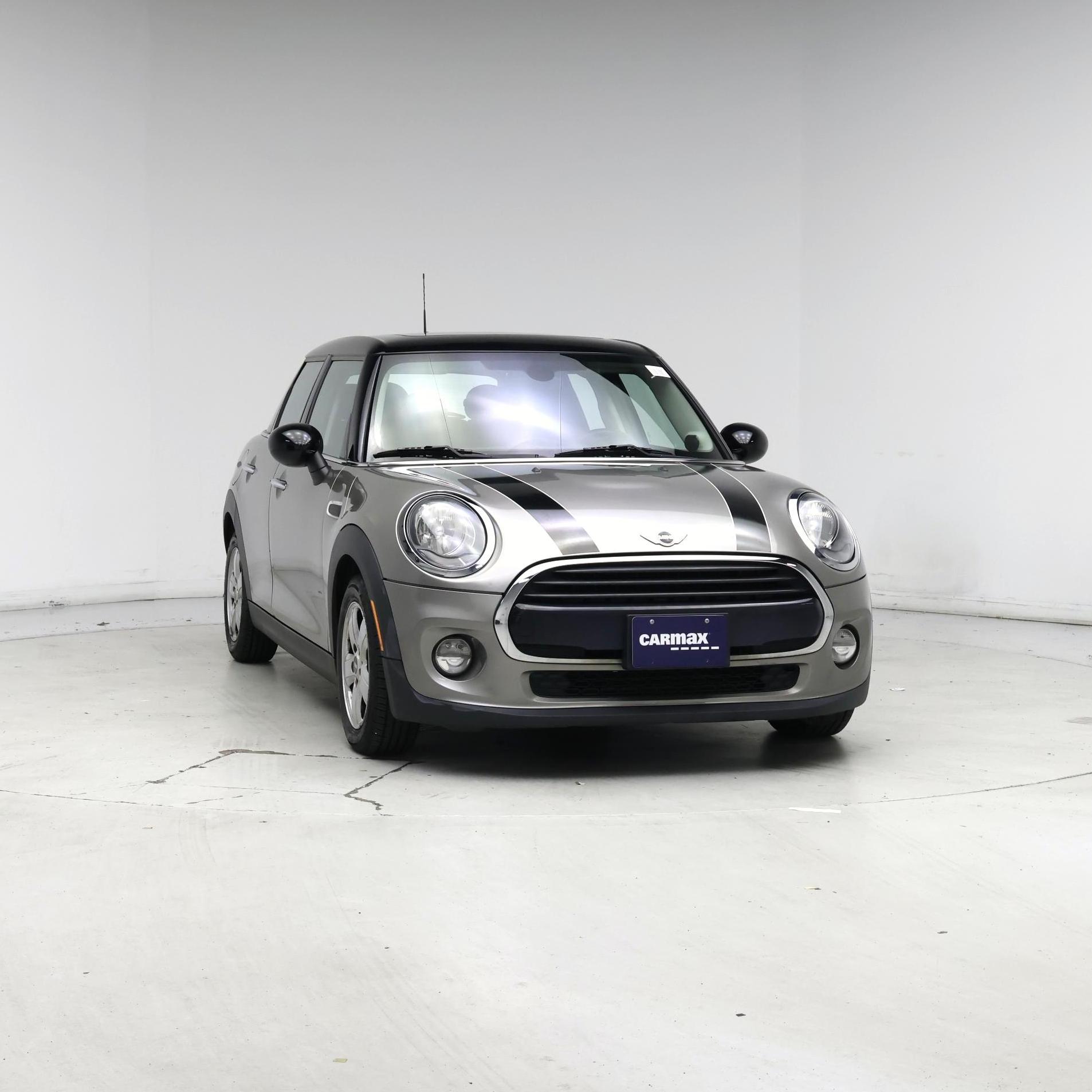 Thumbnail: 2017 MINI Cooper Hardtop - 5