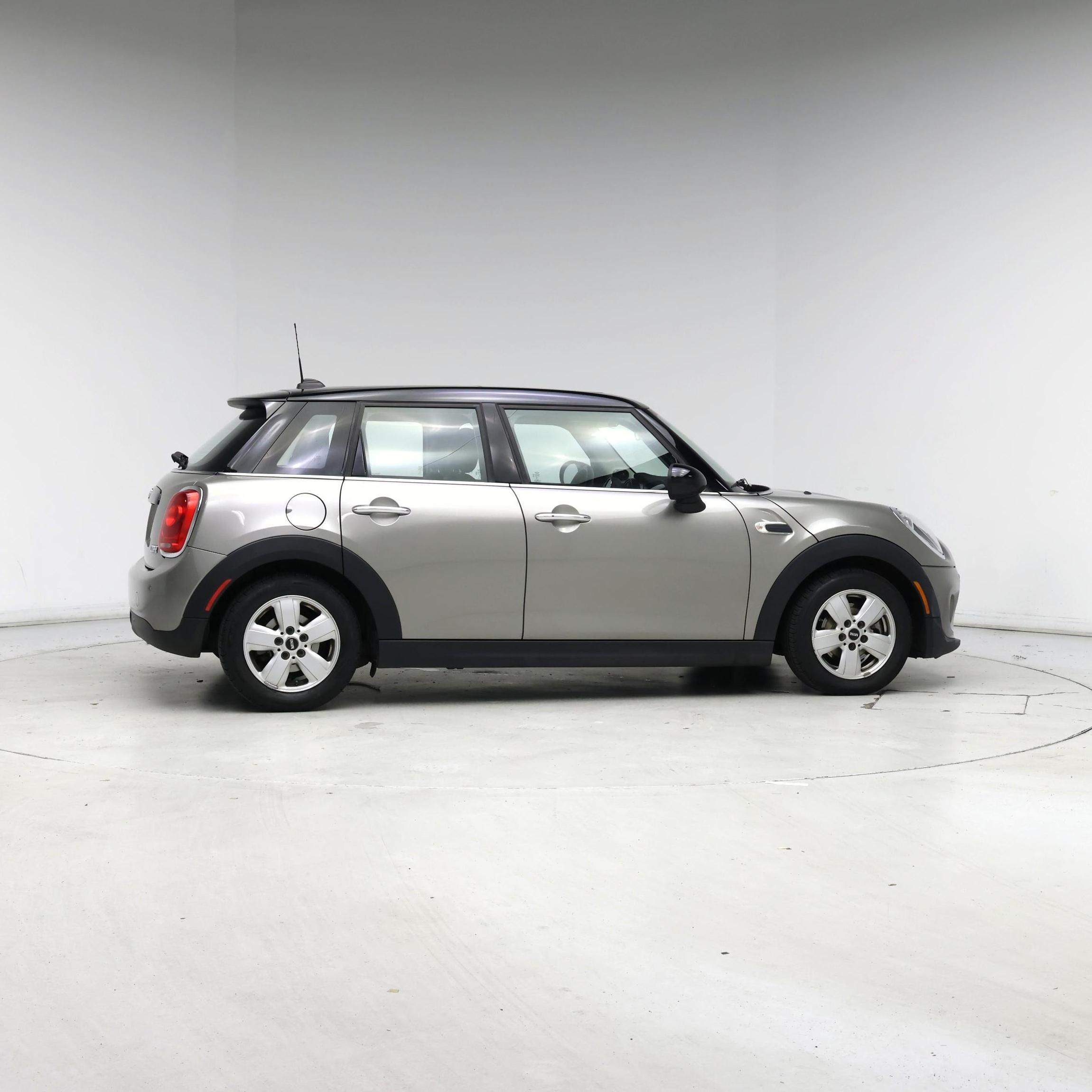 Thumbnail: 2017 MINI Cooper Hardtop - 7