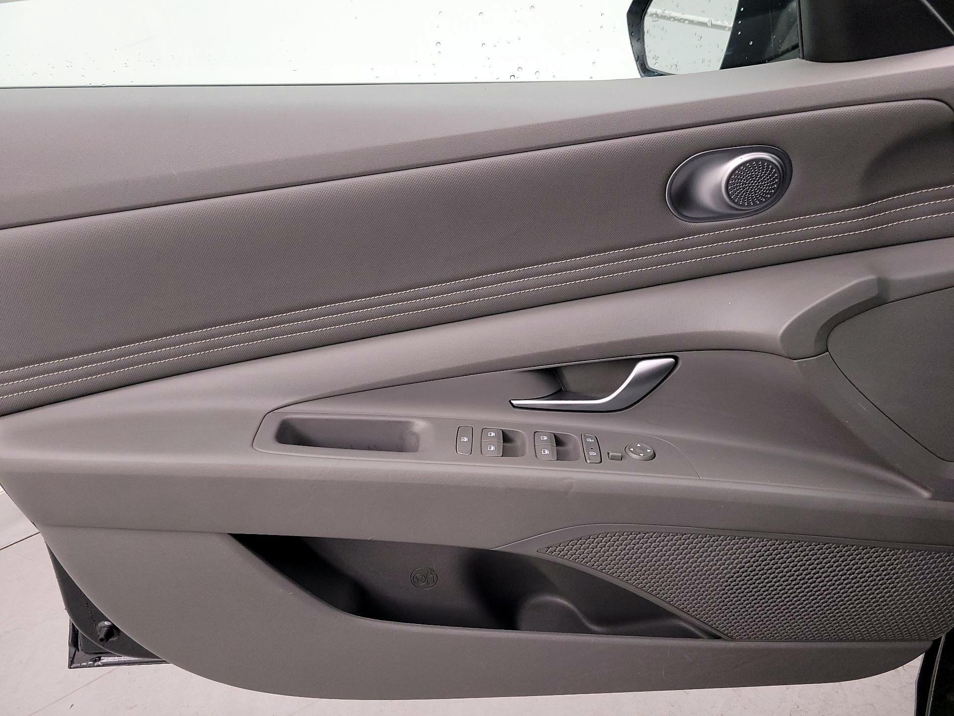 Thumbnail: 2023 Hyundai Elantra - 12