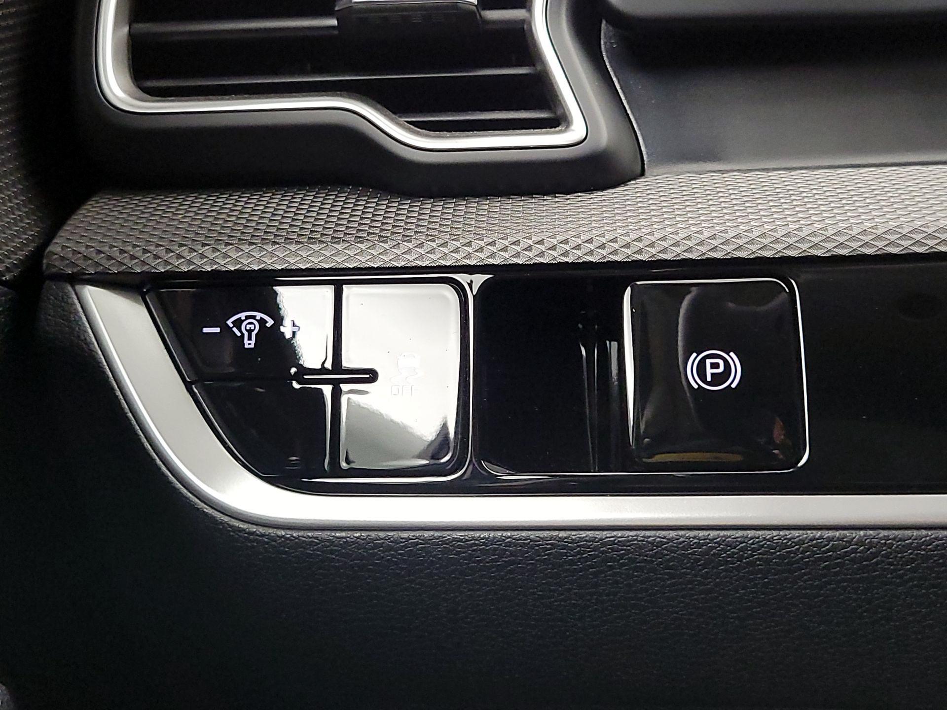 Thumbnail: 2023 Kia Sportage - 13