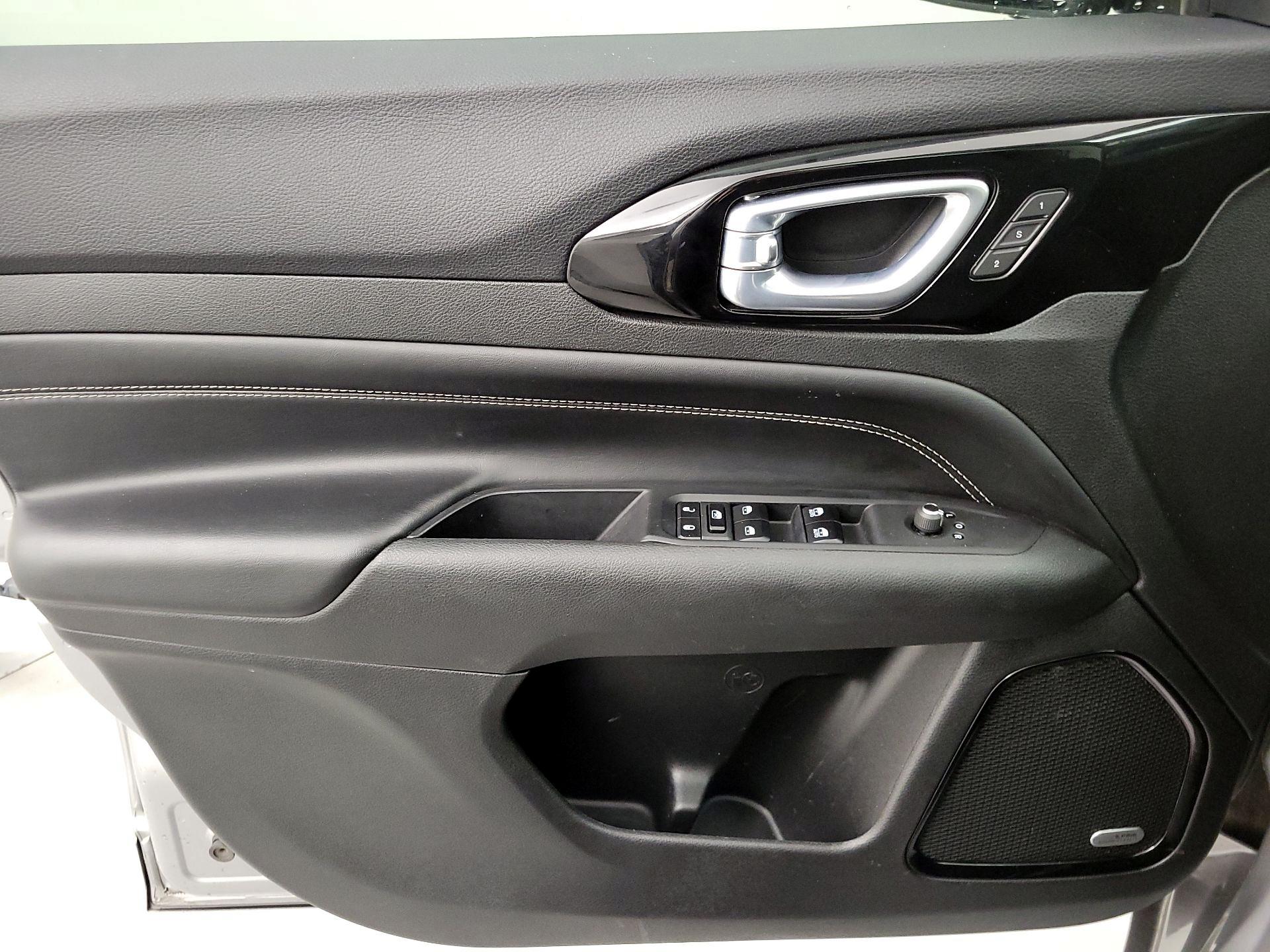 Thumbnail: 2023 Jeep Compass - 12