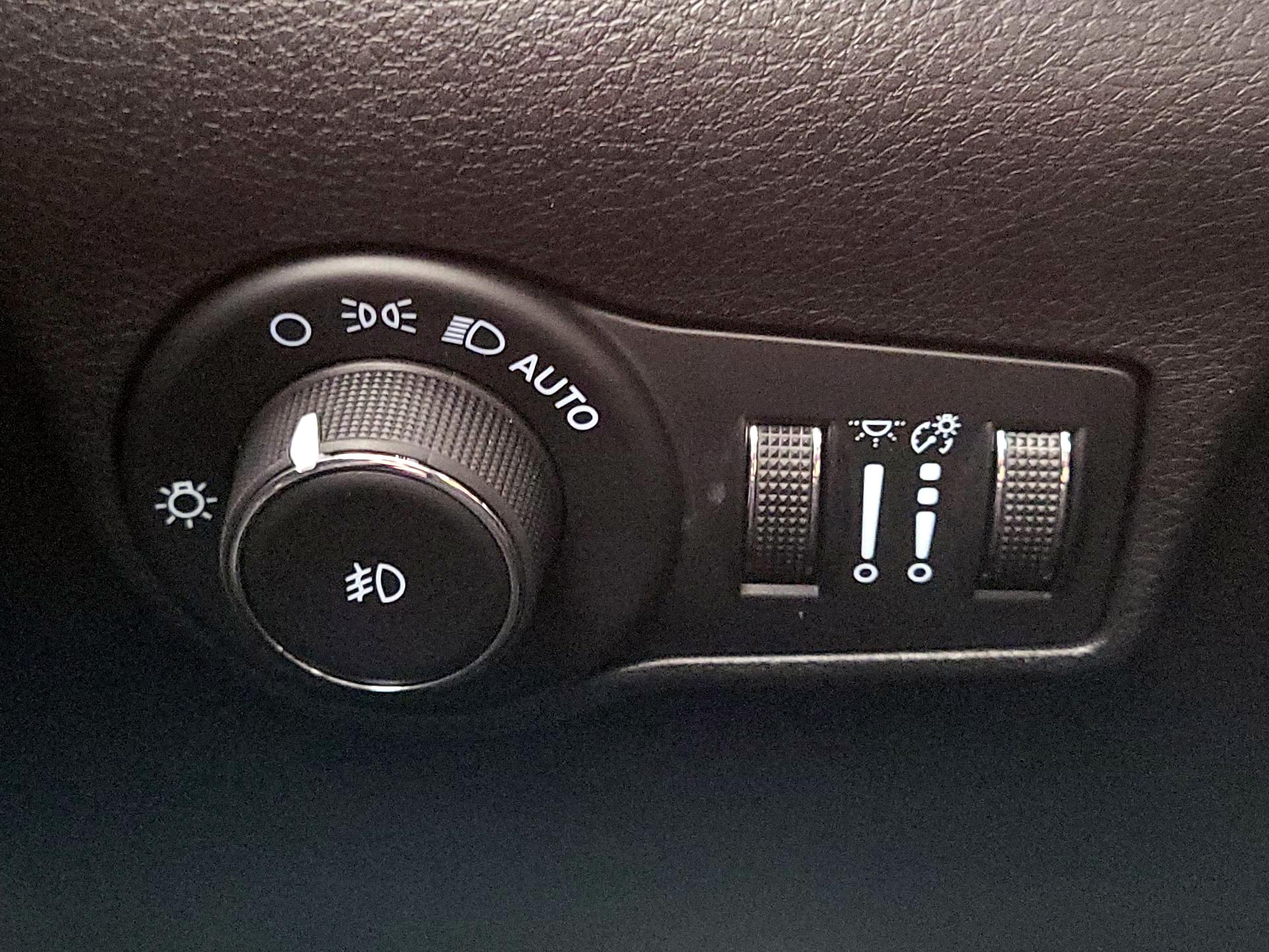 Thumbnail: 2023 Jeep Compass - 13