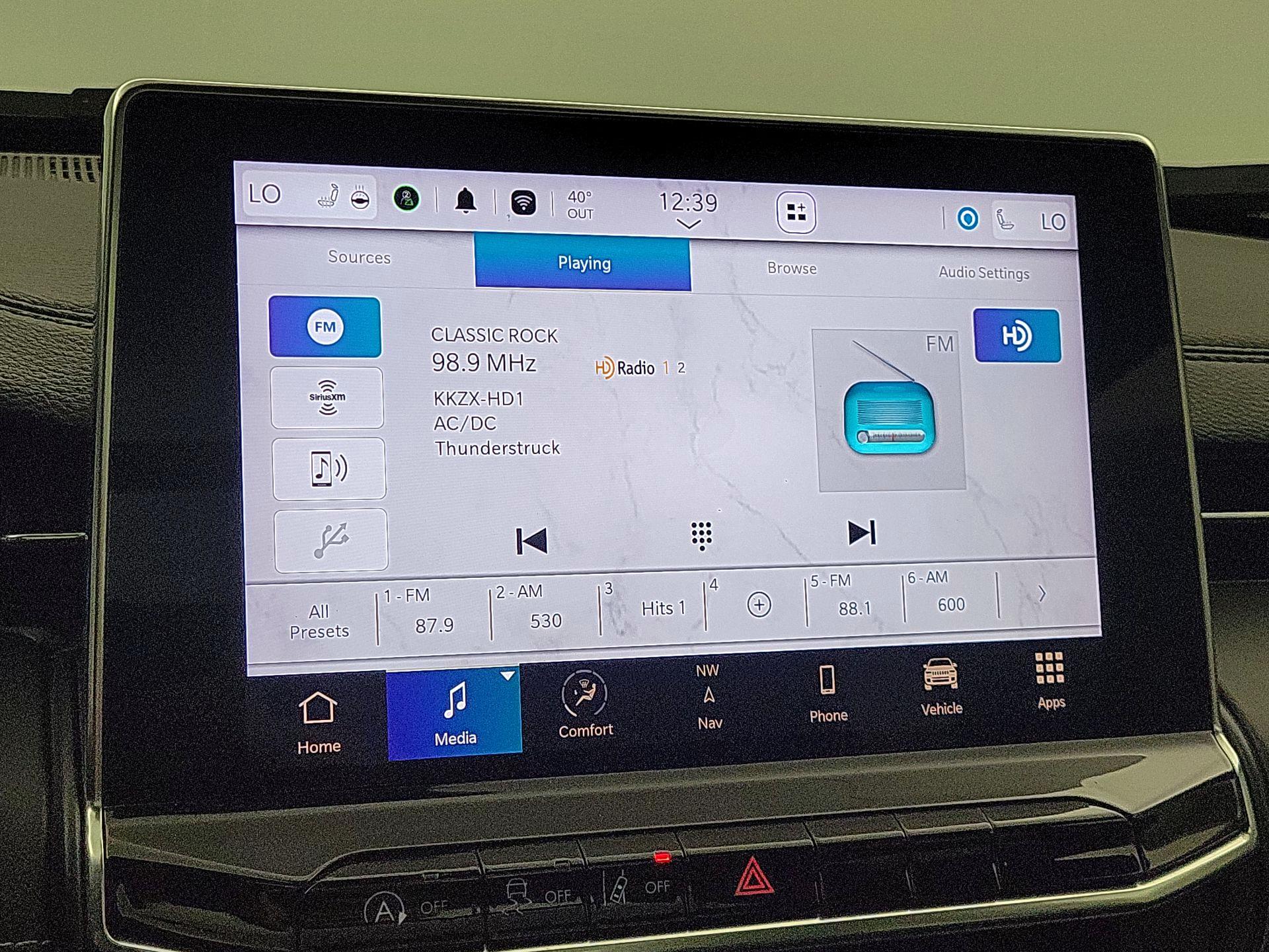 Thumbnail: 2023 Jeep Compass - 16