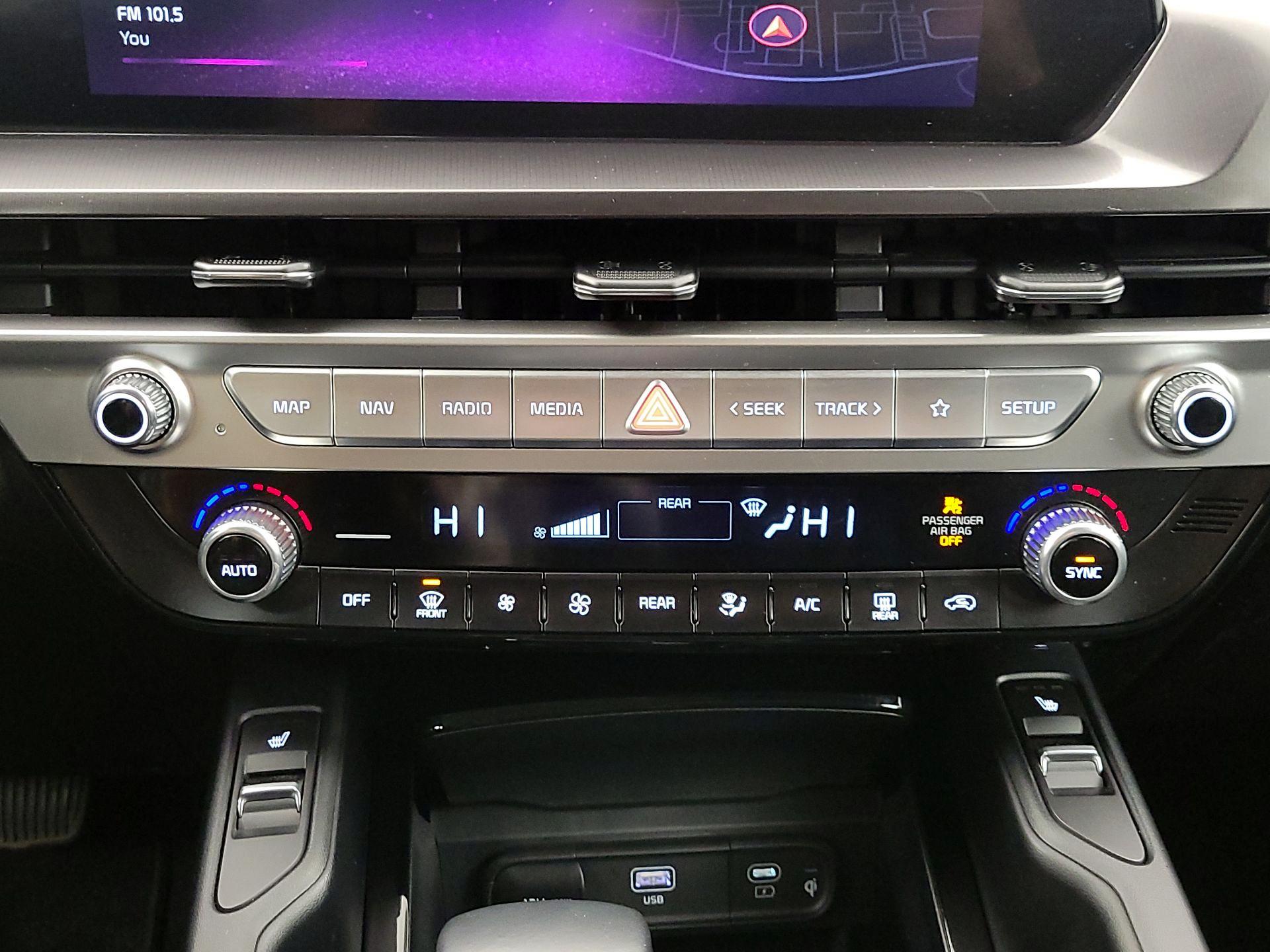 Thumbnail: 2023 Kia Telluride - 17