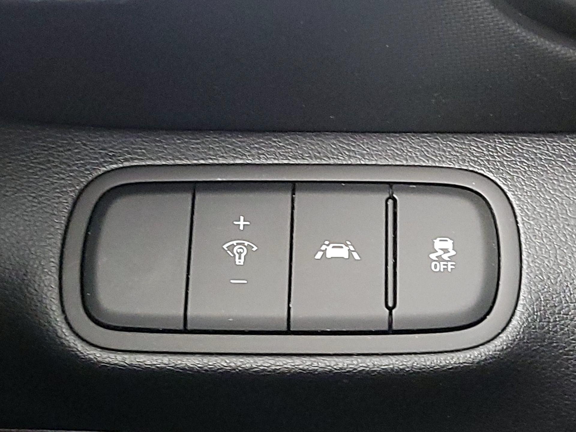 Thumbnail: 2022 Hyundai Venue - 13