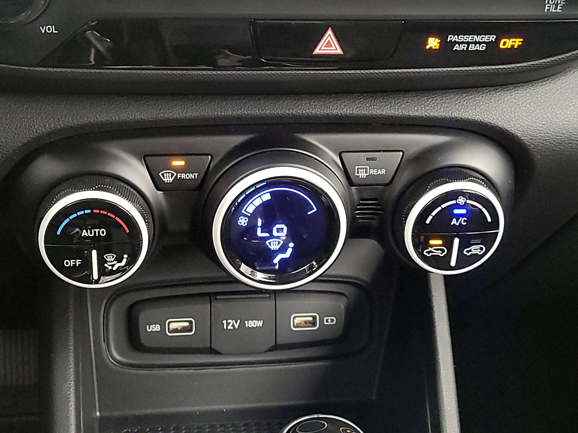 Thumbnail: 2022 Hyundai Venue - 17