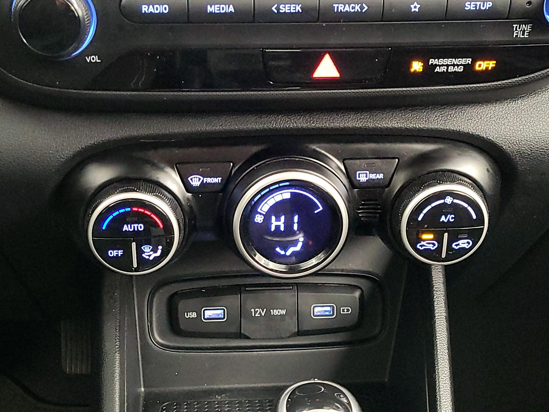 Thumbnail: 2022 Hyundai Venue - 16