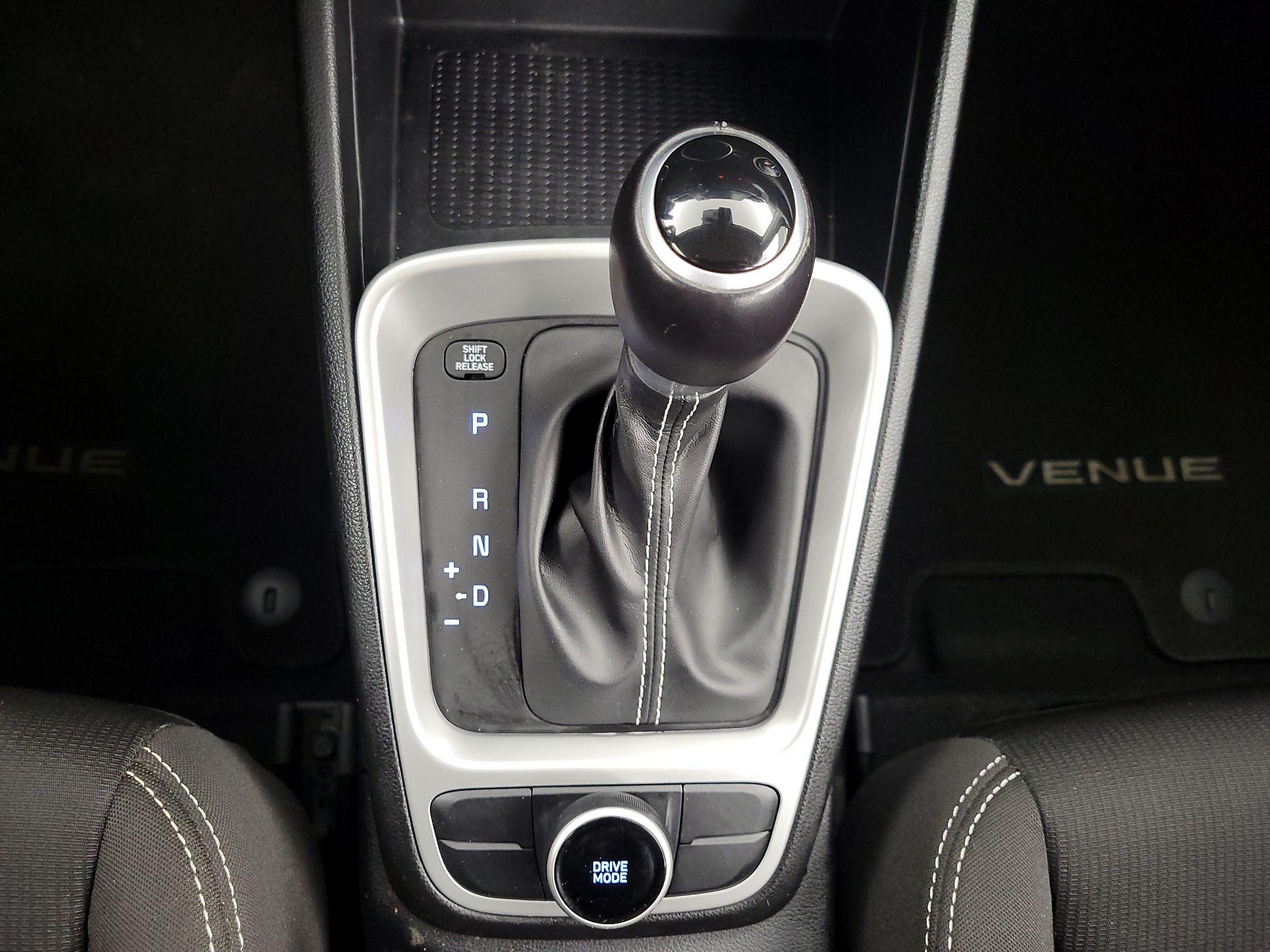 Thumbnail: 2022 Hyundai Venue - 17