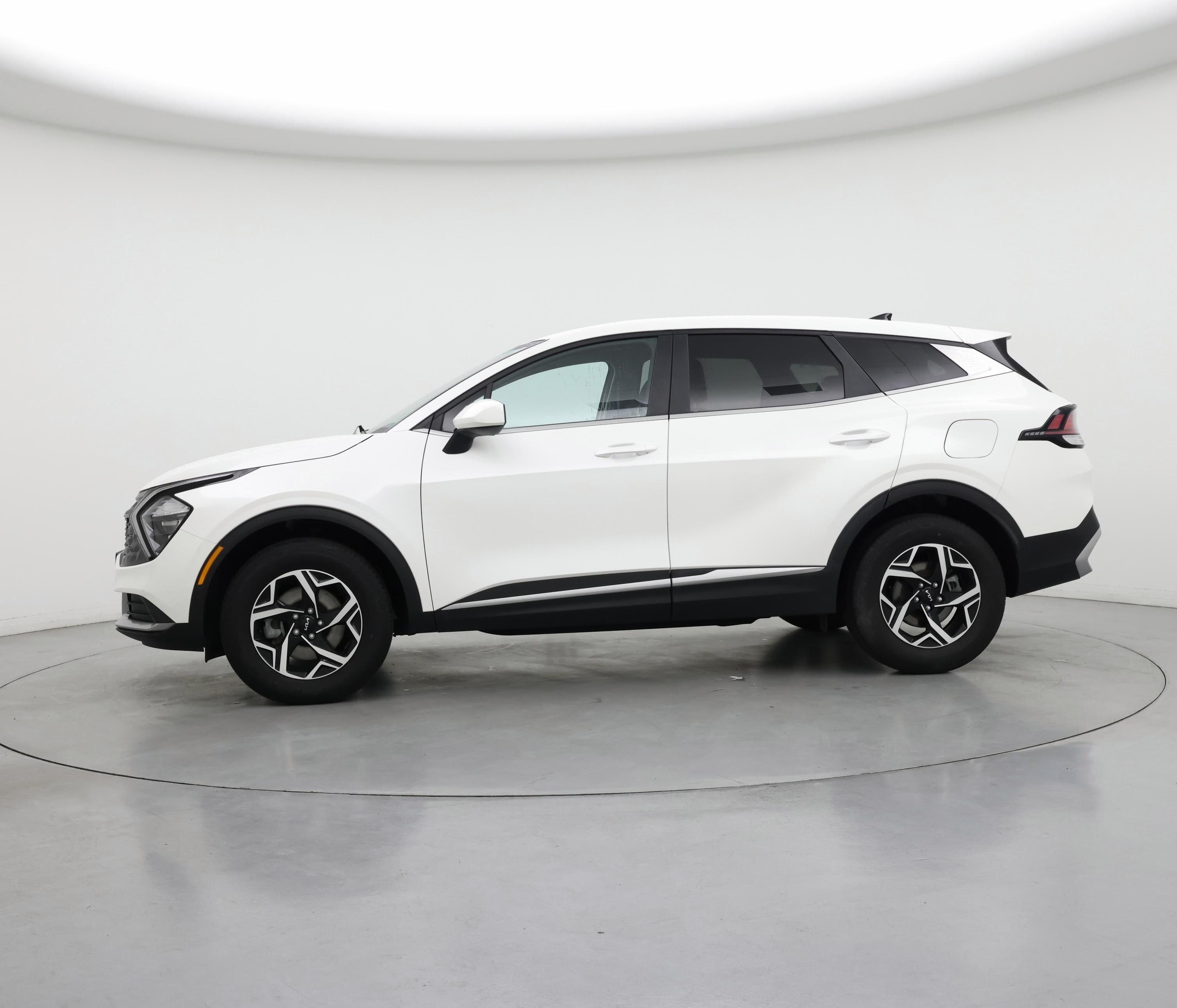 Thumbnail: 2023 Kia Sportage - 3