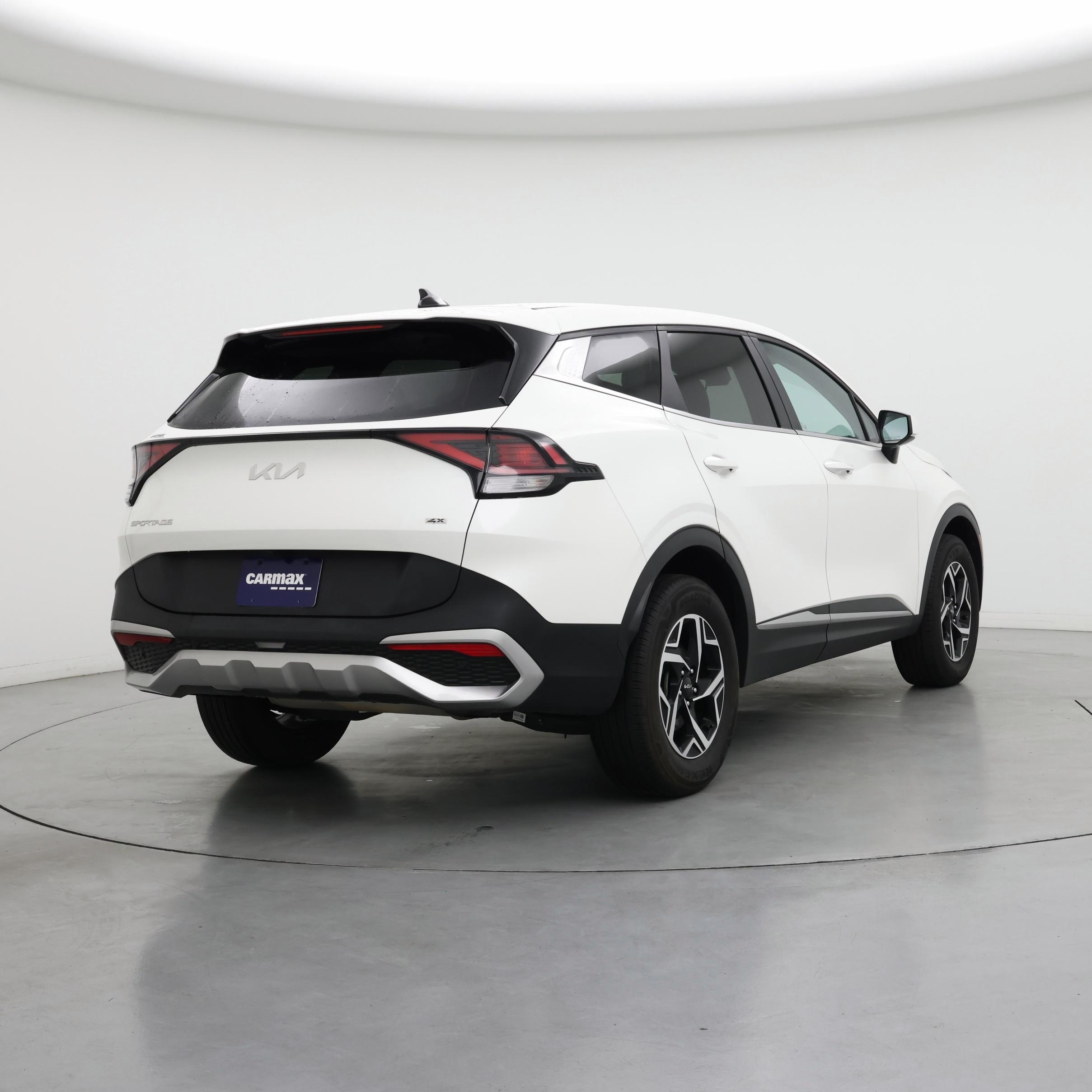 Thumbnail: 2023 Kia Sportage - 8