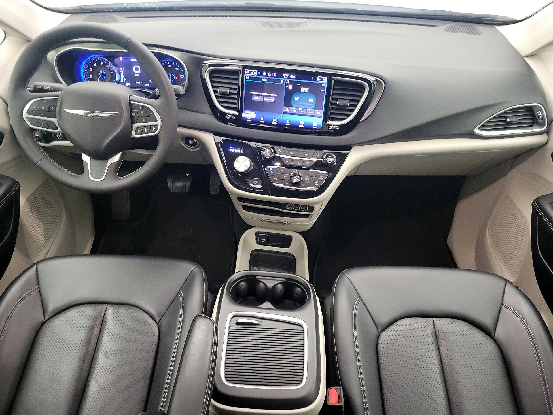 Thumbnail: 2024 Chrysler Pacifica - 9