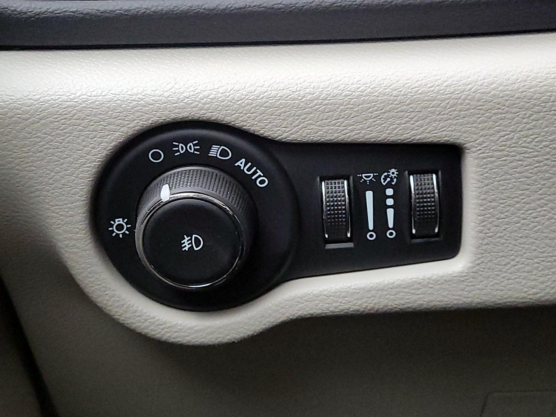 Thumbnail: 2024 Chrysler Pacifica - 13