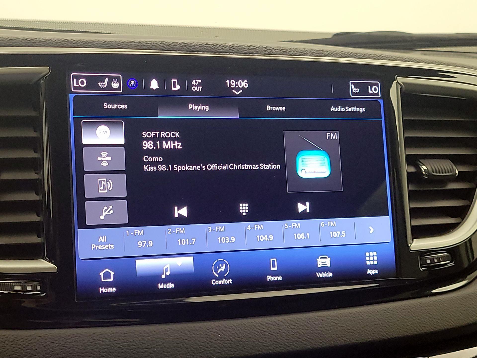 Thumbnail: 2024 Chrysler Pacifica - 15