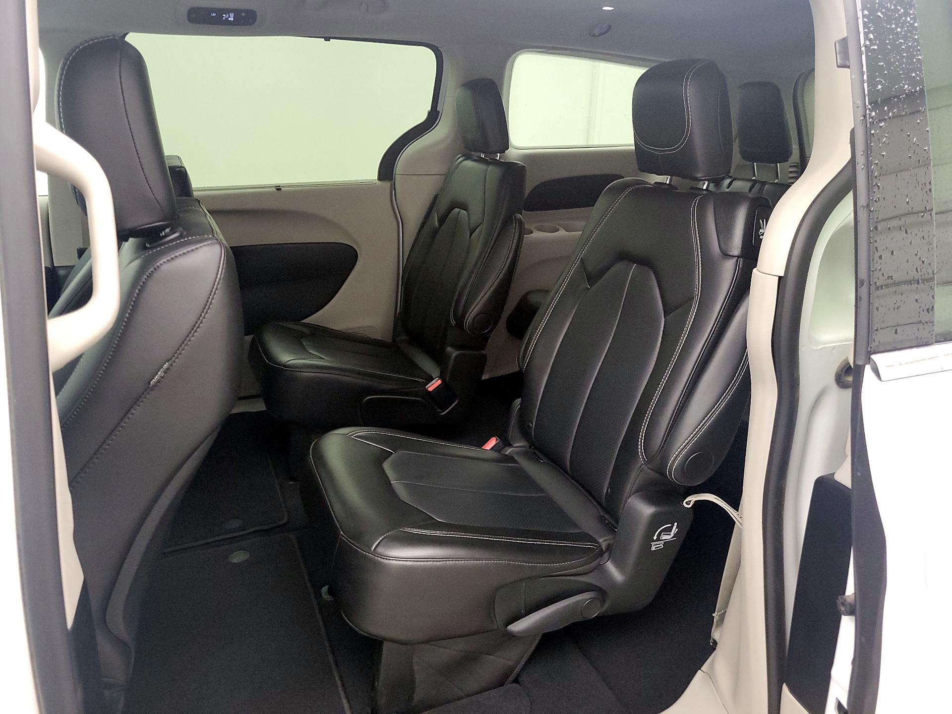 Thumbnail: 2024 Chrysler Pacifica - 19