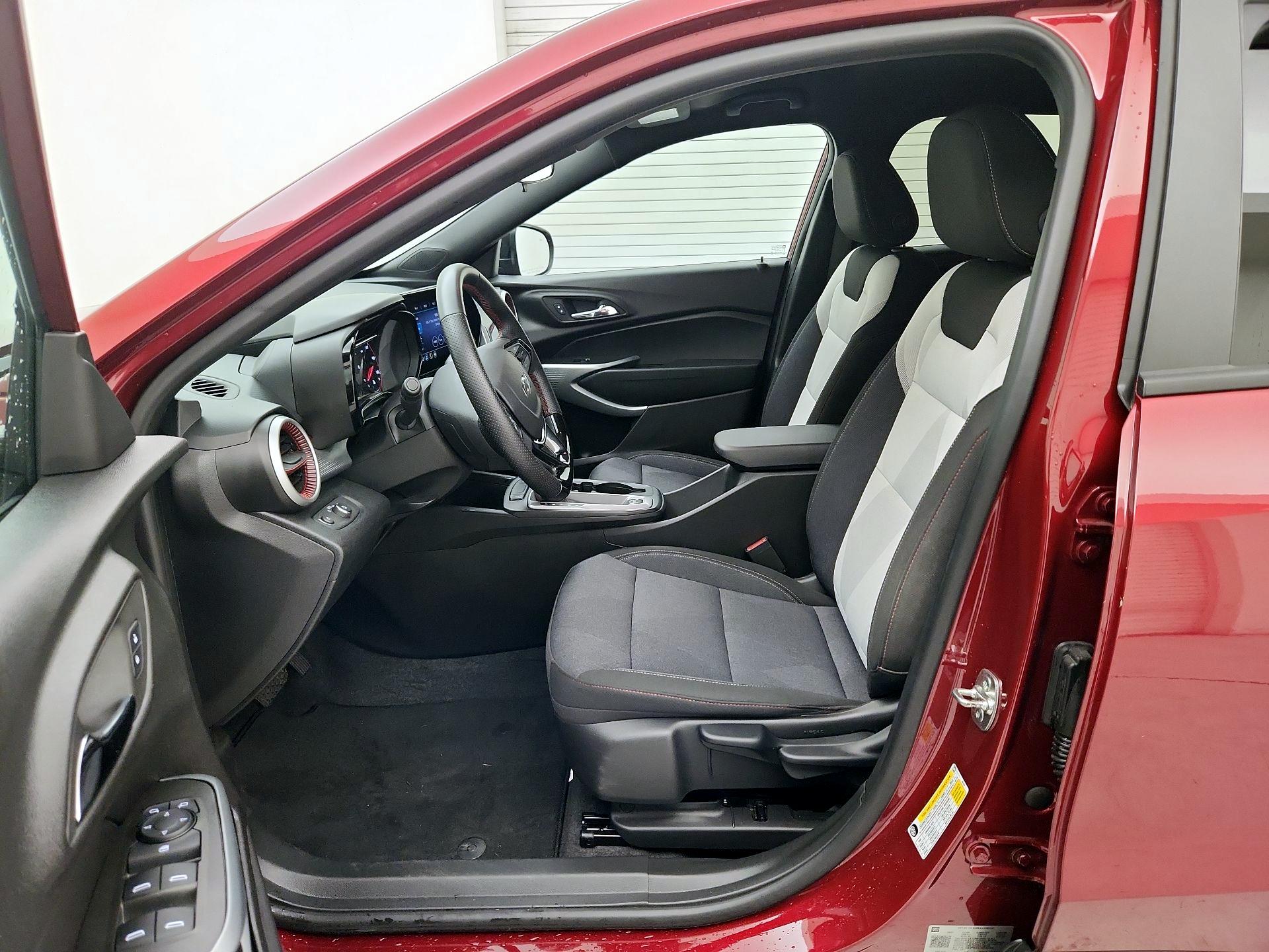 Thumbnail: 2025 Chevrolet Trax - 11