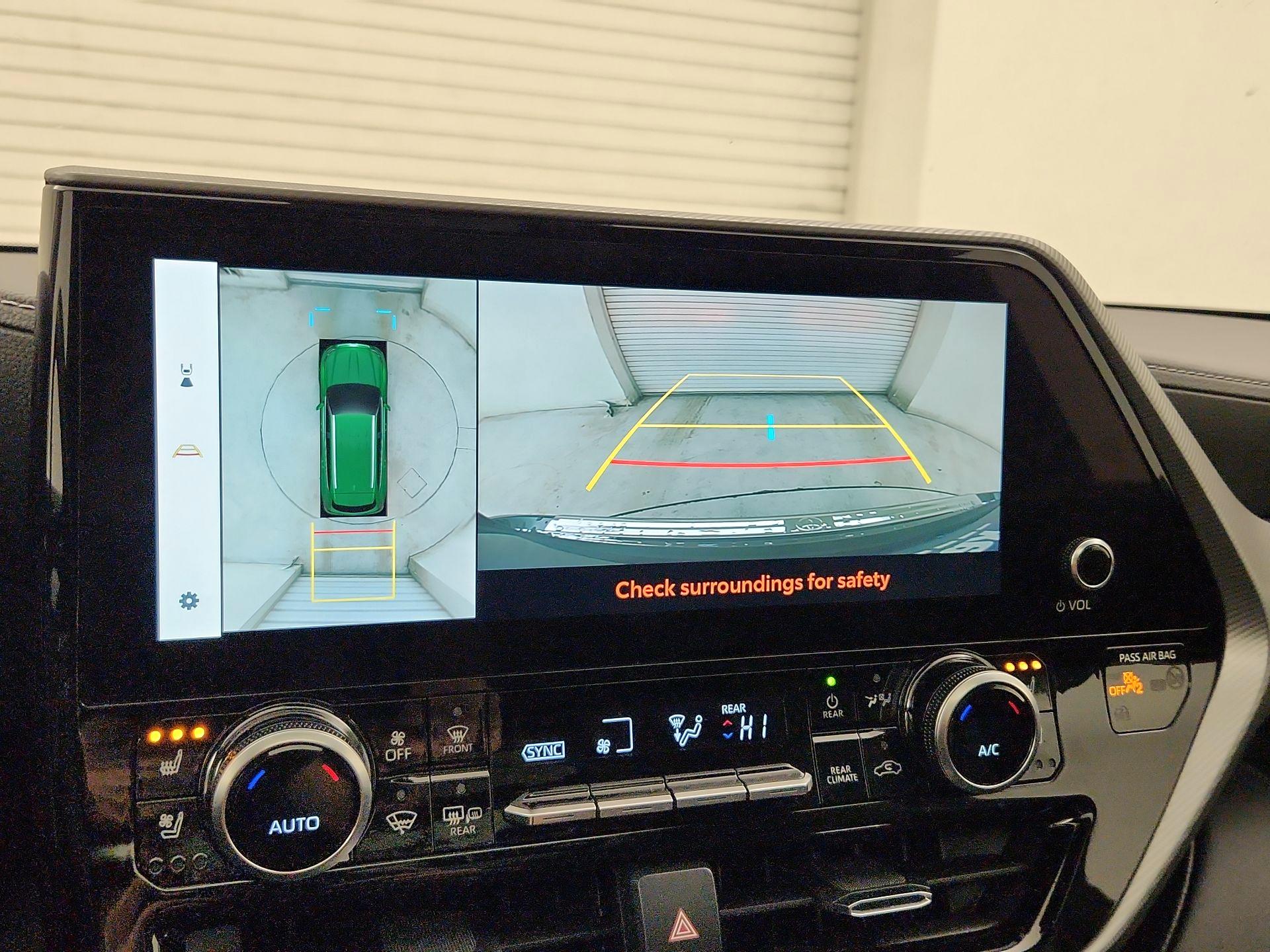 Thumbnail: 2023 Toyota Highlander - 14