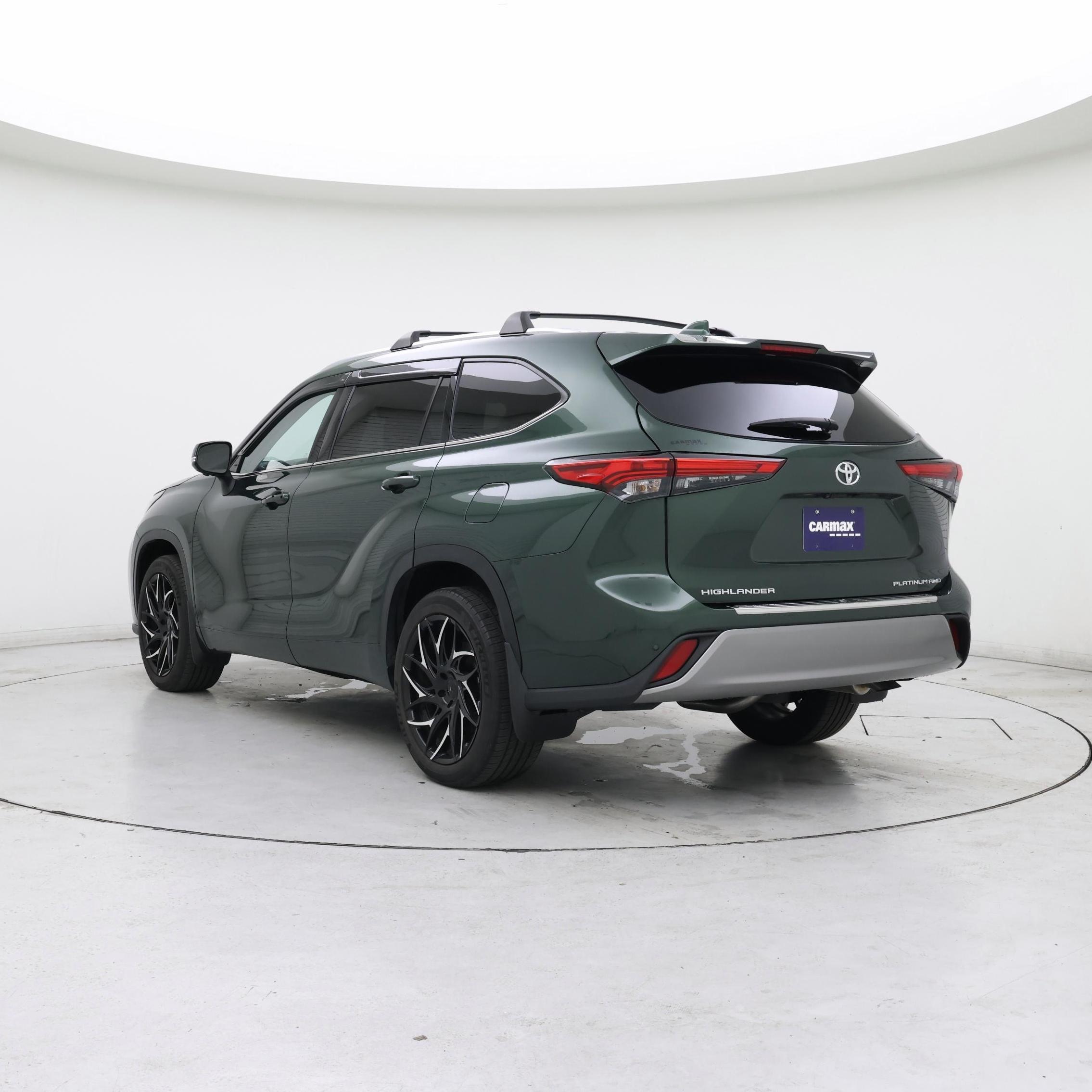 Thumbnail: 2023 Toyota Highlander - 2