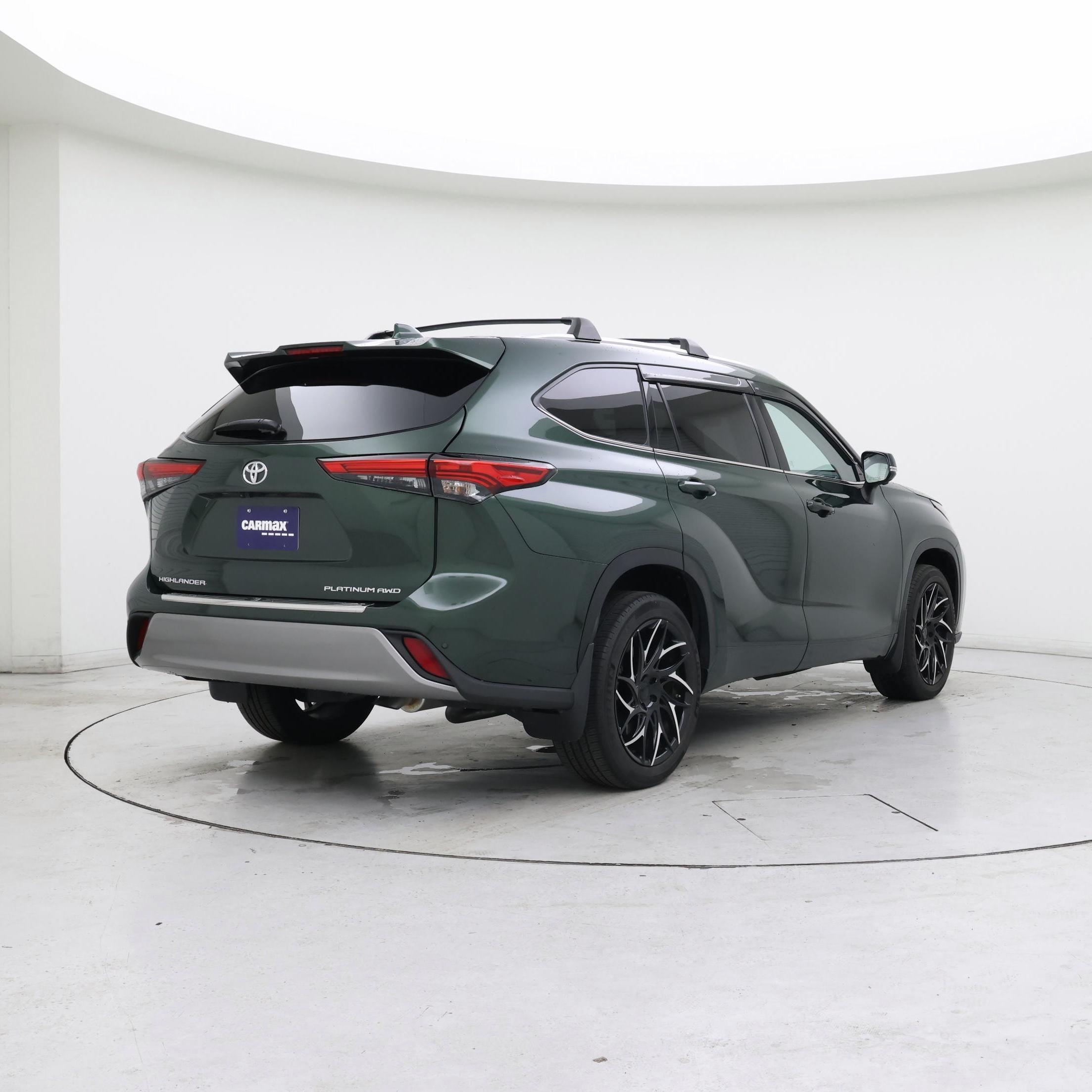 Thumbnail: 2023 Toyota Highlander - 8