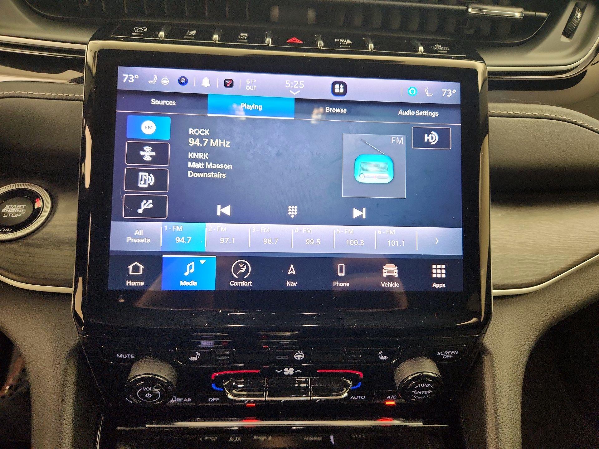 Thumbnail: 2023 Jeep Grand Cherokee - 16