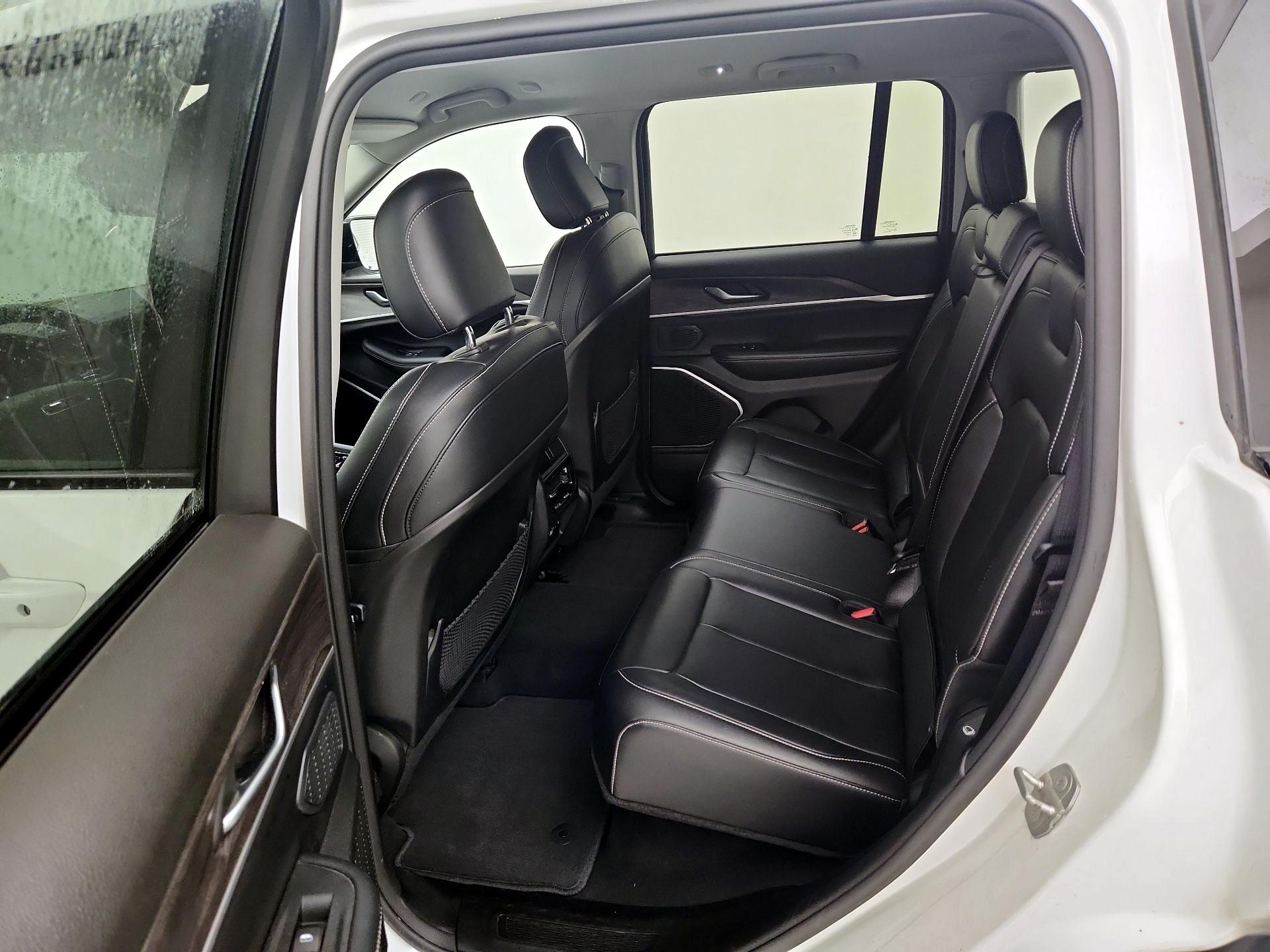 Thumbnail: 2023 Jeep Grand Cherokee - 20